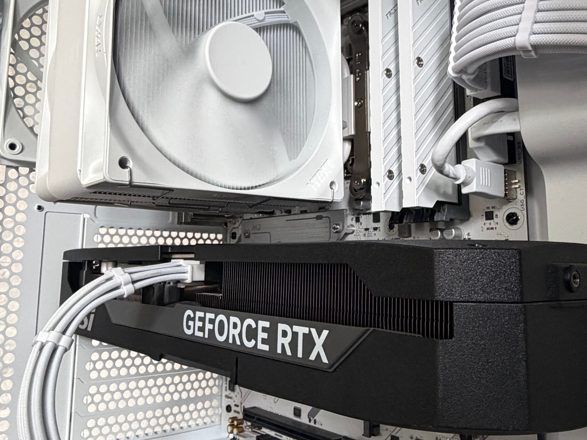 ❄️ Project Snowstorm ❄️ | RTX 5070 Ti | Ryzen 7 7800X3D | 32GB DDR5-7000 | 📶 Wi-Fi& Bluetooth Ready