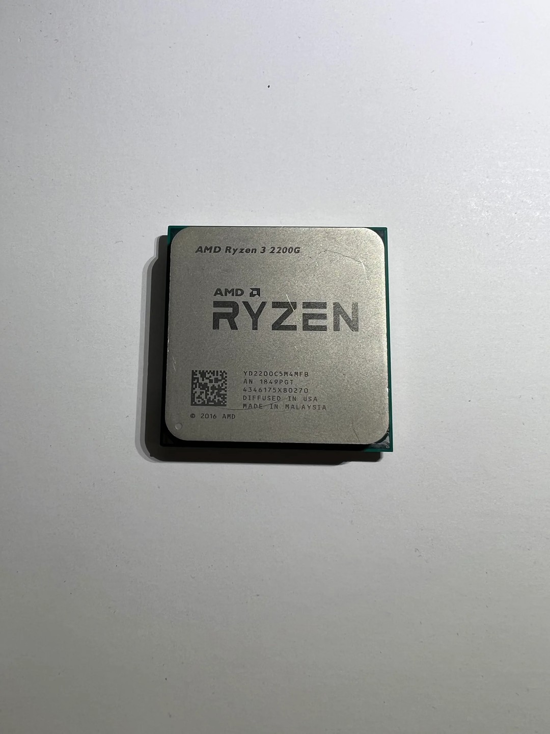 AMD Ryzen 3 2200G Desktop Processor AM4 with Radeon Graphics w/Cooler ...