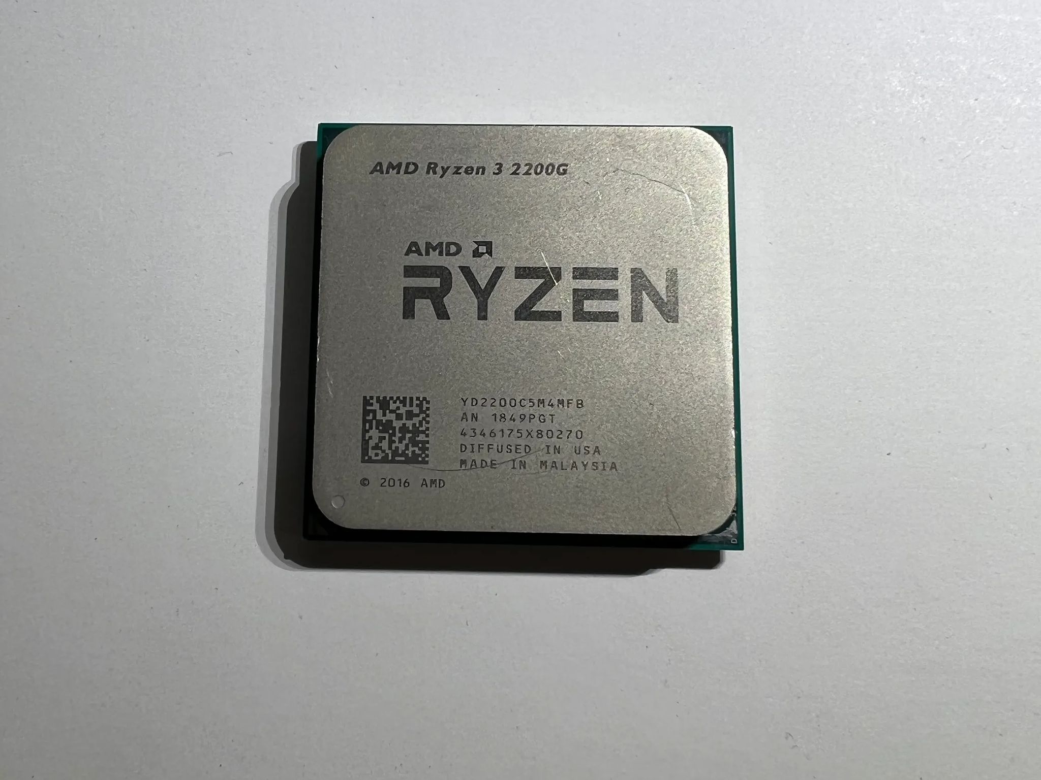 AMD Ryzen 3 2200G Desktop Processor AM4 with Radeon Graphics w/Cooler