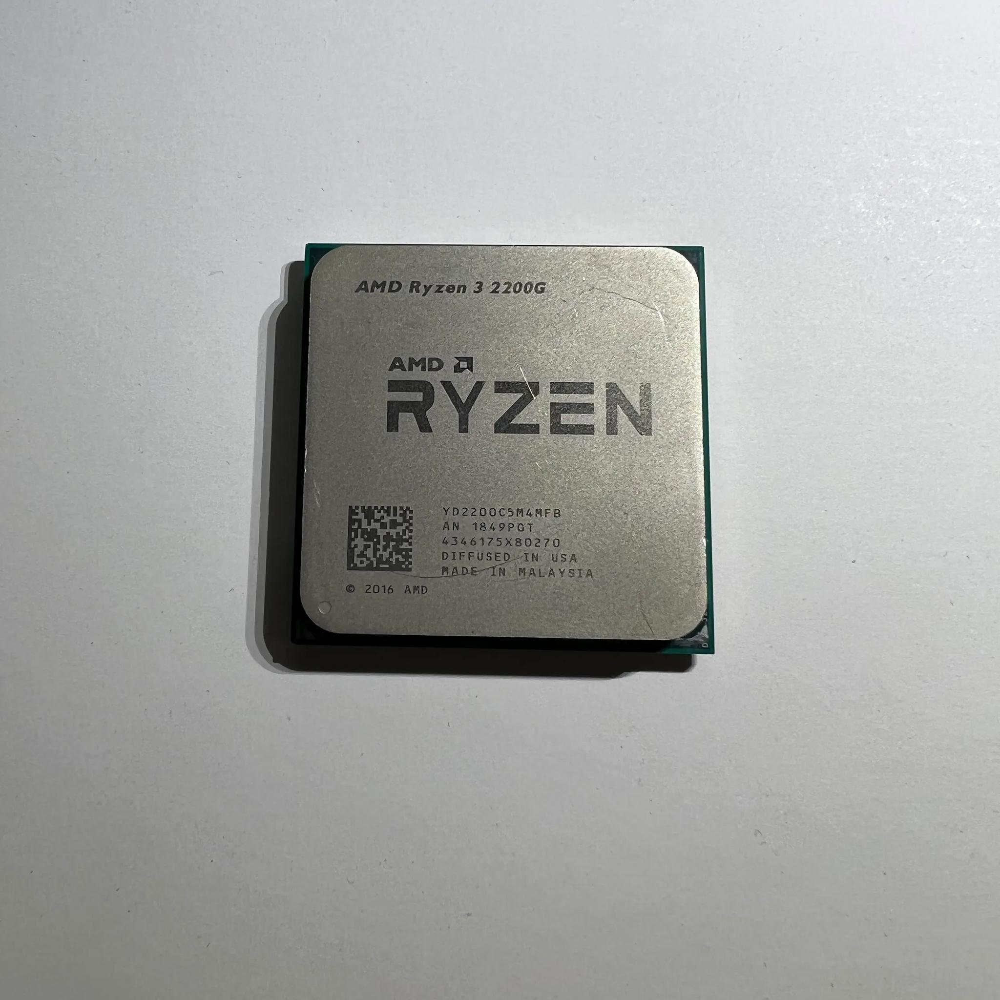 AMD Ryzen 3 2200G Desktop Processor AM4 with Radeon Graphics w/Cooler
