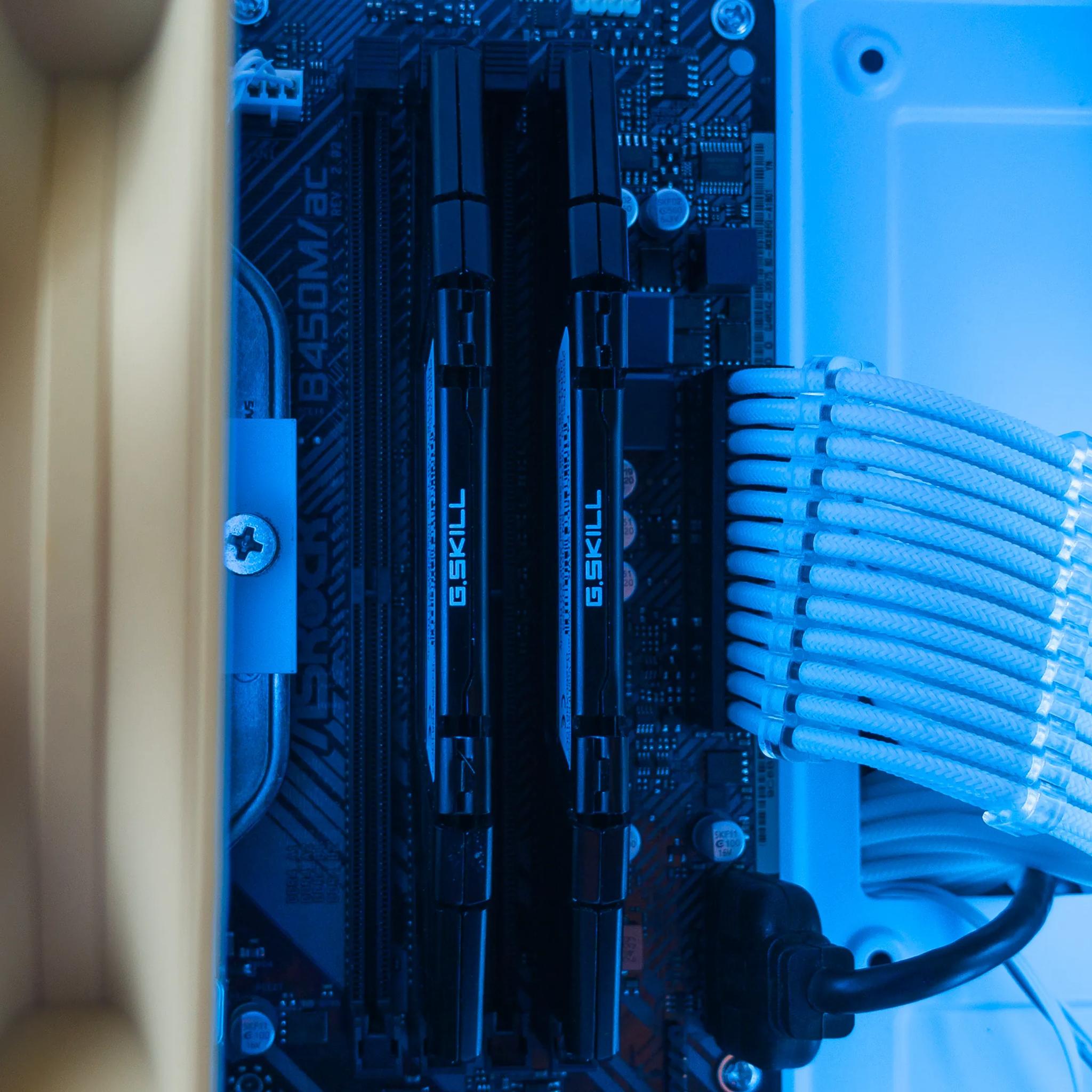🤍🖤 RTX 3060Ti / Ryzen 7 3700X / 32GB Gaming PC 🖤🤍