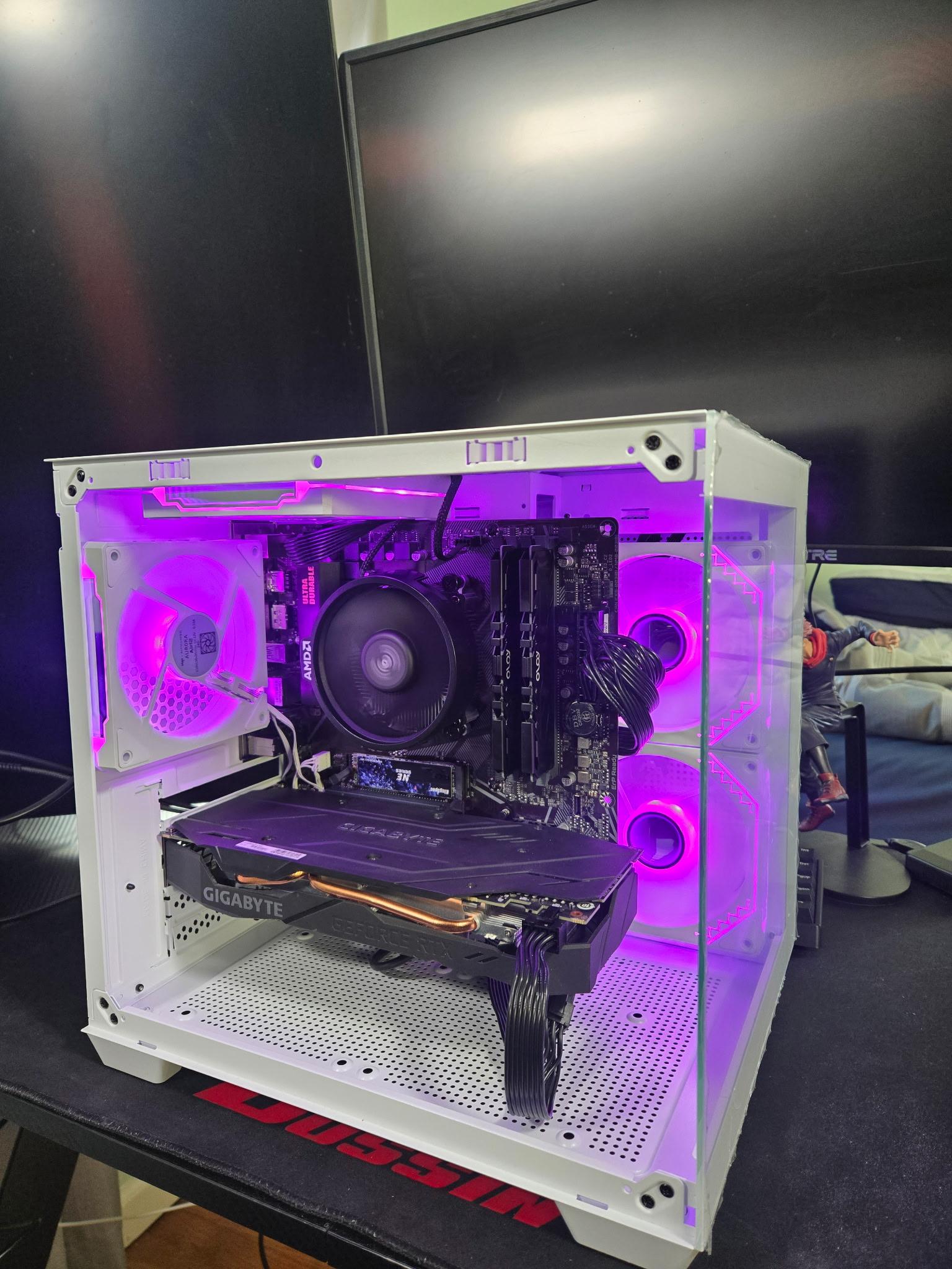 A mid ranged custom gaming pc with a Gigabyte GeForce RTX OC 2060 and an AMD Ryzen 5 5500