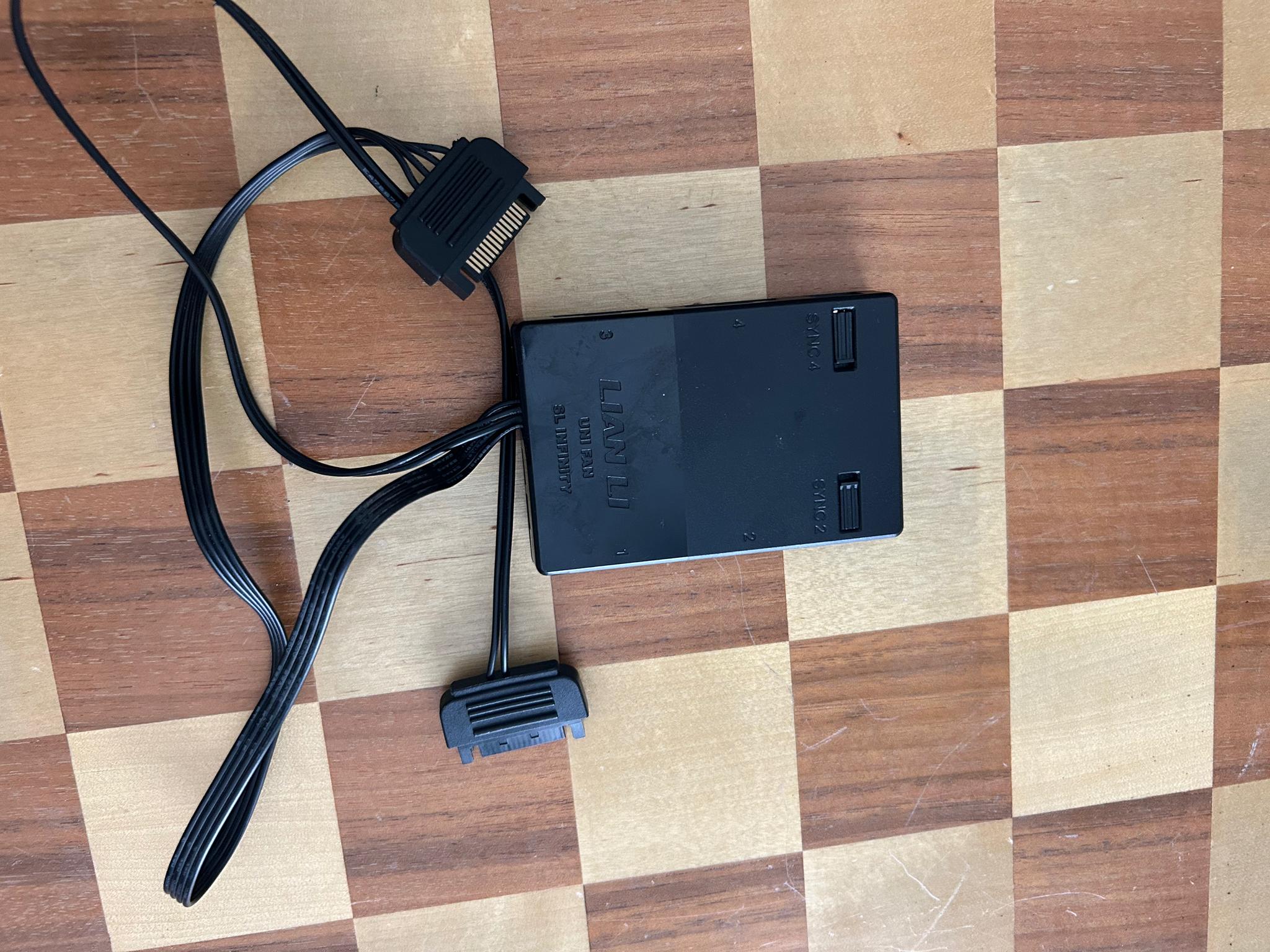 Lian Li UNI Fan SL-INFINITY 3x 120mm ARGB Fans with Controller