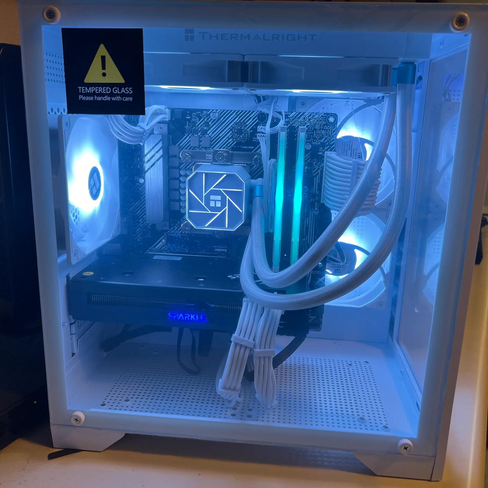 GLACIOUS(i5 10400f, Oloy Warhawk DDR4 16GB, Arc A580, Apevia Galaxy 650w 80+Gold, Thermalright AIO)