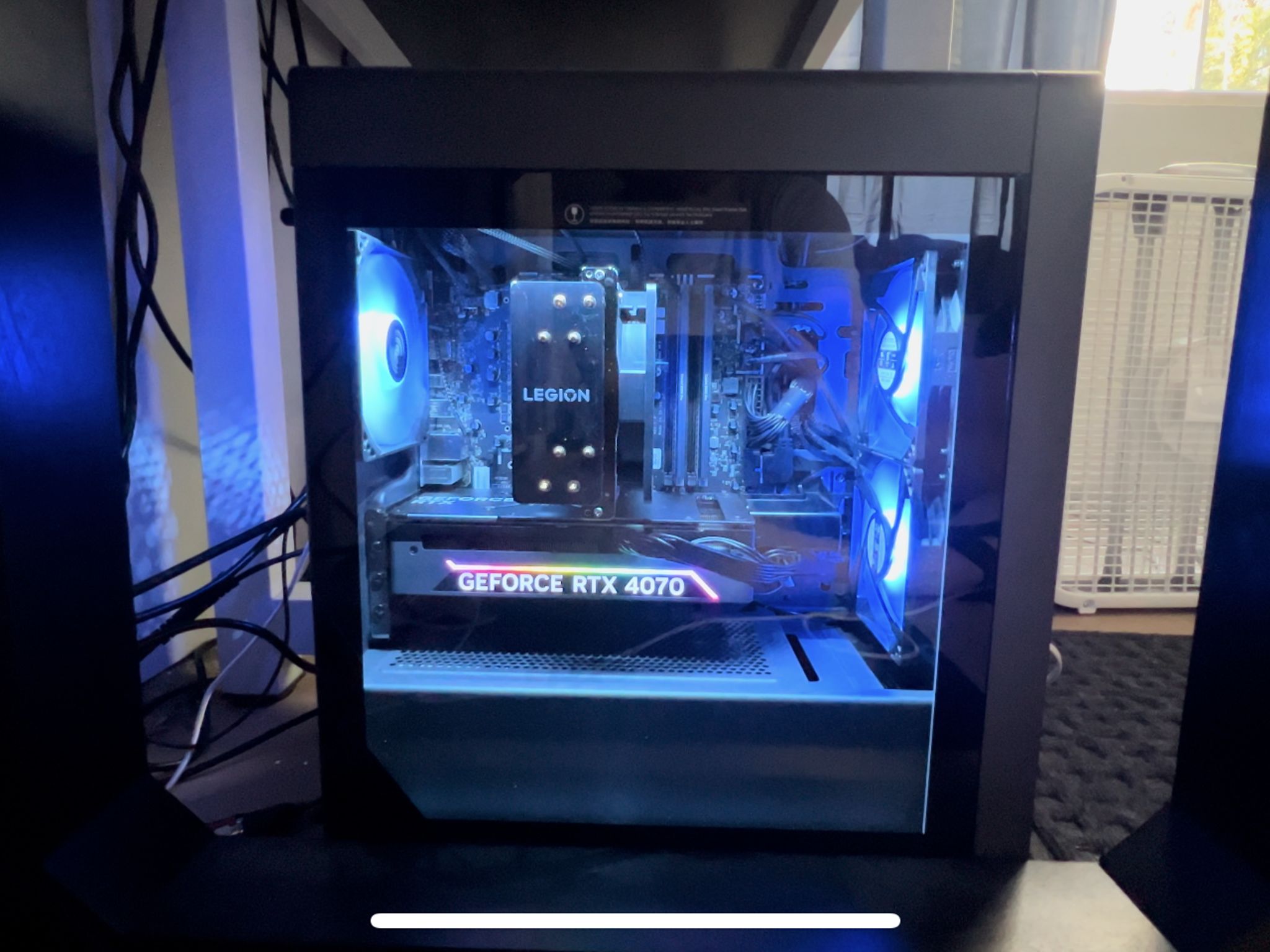 Lenovo Legion Tower 5i RTX 4070 12GB VRAM + Intel i7-13700F