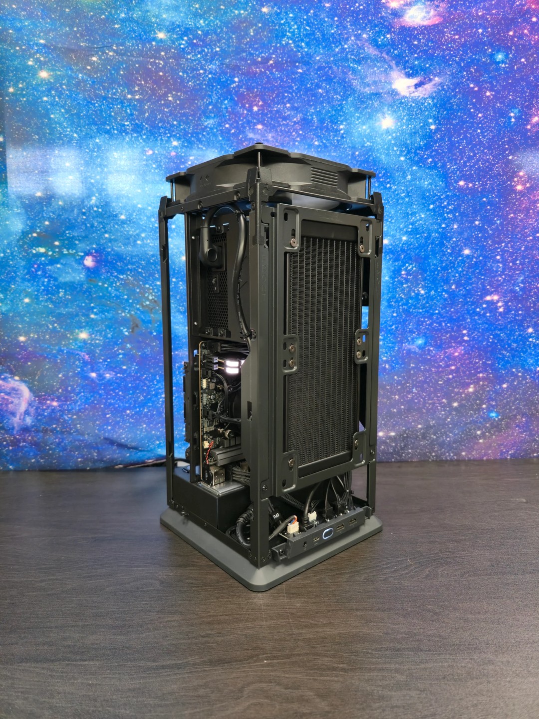 しーさー様PC/Ryzen5 5500/16GB/RTX4060 ⚫🚀 CUSTOM SFF PC | RTX 4060 TI | RYZEN 5 5500 | B550 ITX | 16GB