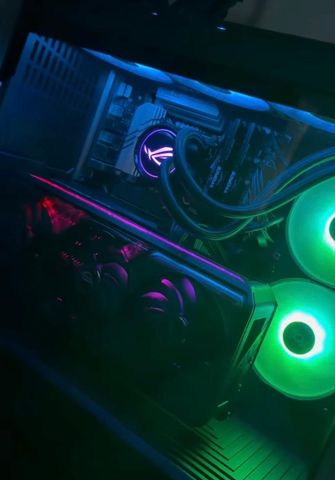 GeForce RTX 5070 Ti ROG Strix Gaming PC - Core Ultra 7 265KF, 32GB DDR5 RAM, 2TB NVMe SSD