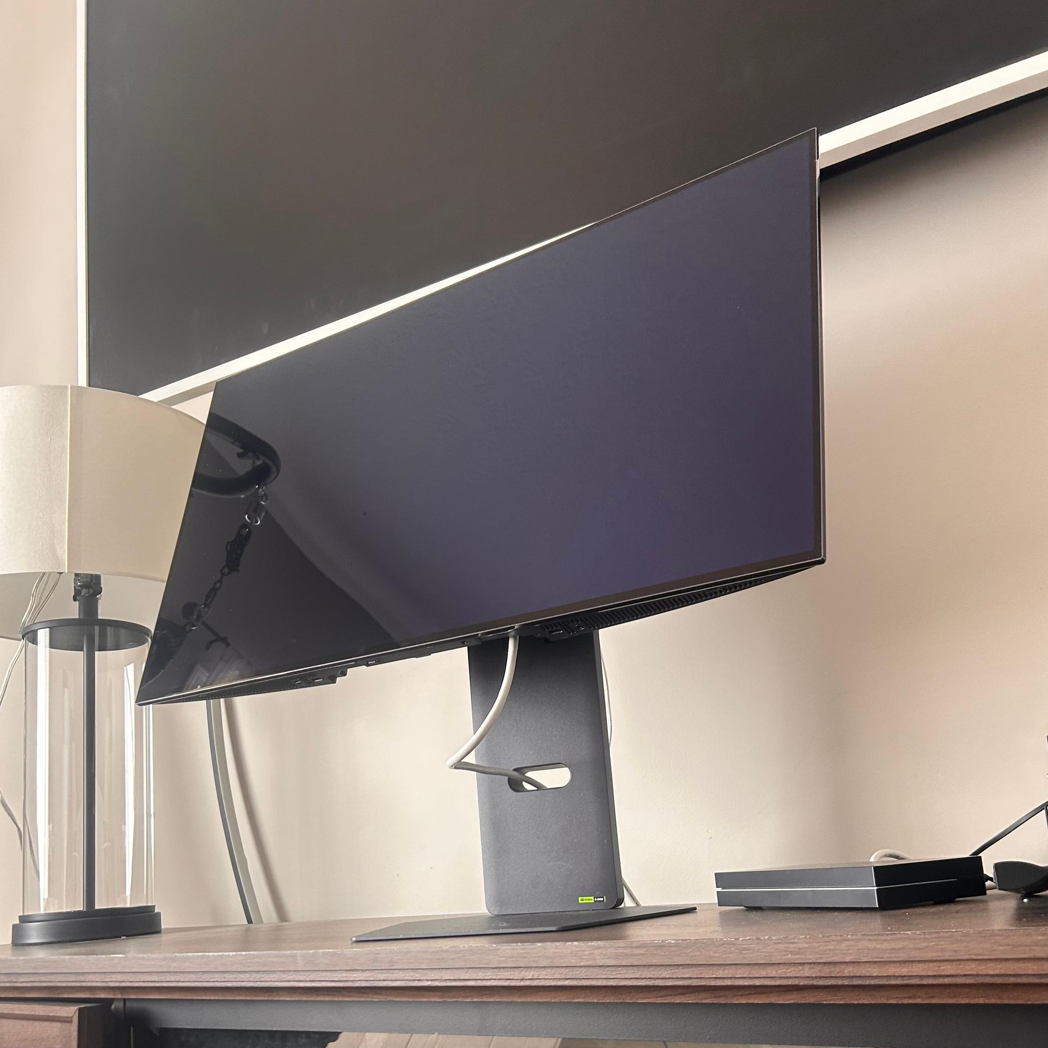 LG UltraGear OLED  32" 4K (3840 x 2160) 165Hz Gaming Monitor (32GX850A-B)