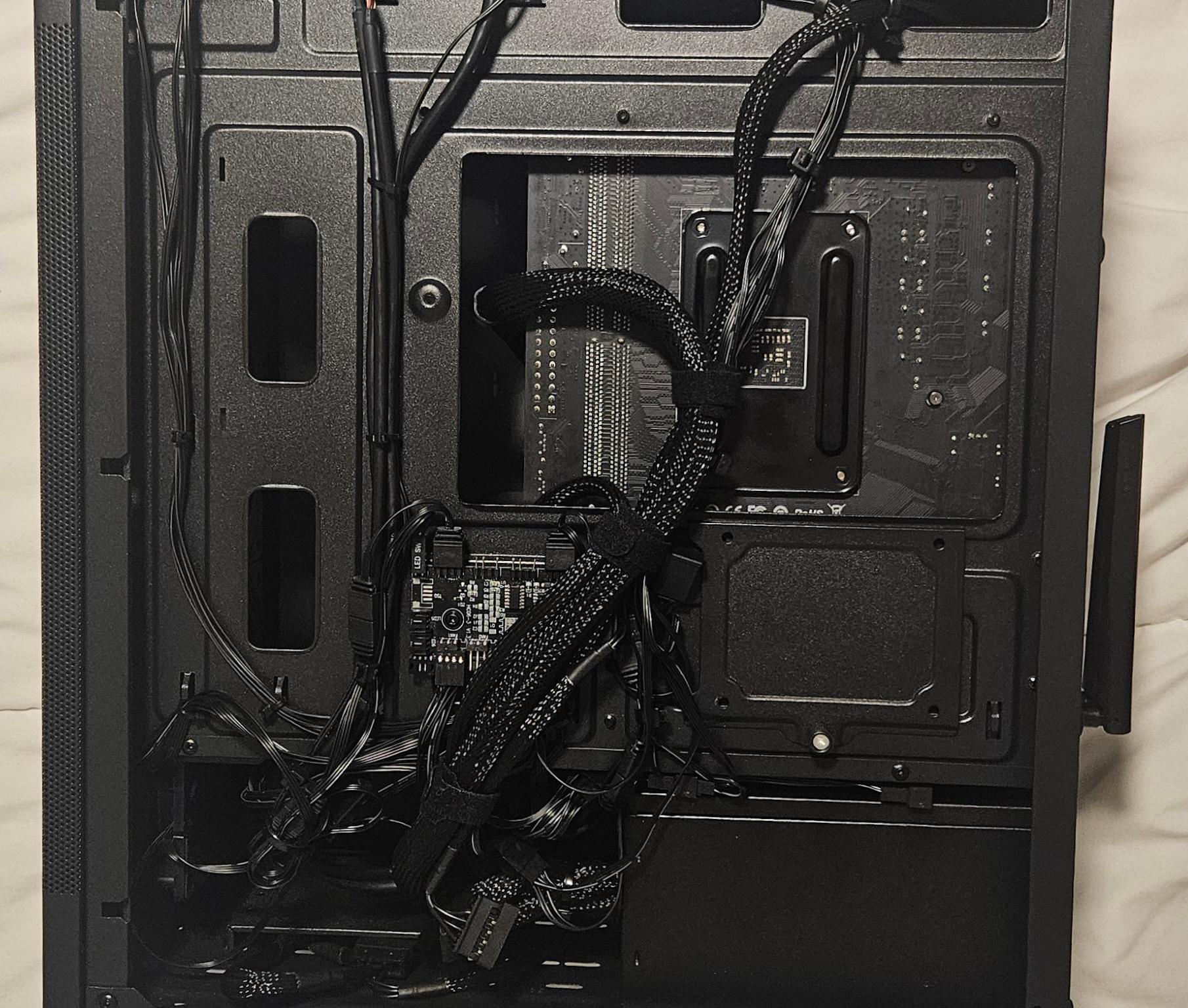 Stealth Knight Ryzen 5500 and RX 5700XT