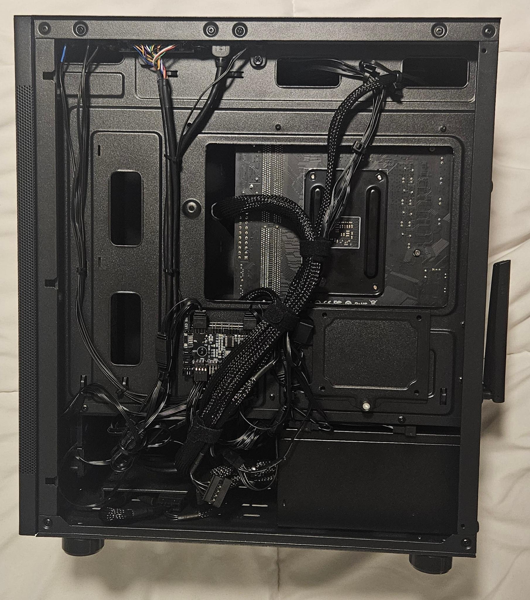 Stealth Knight Ryzen 5500 and RX 5700XT