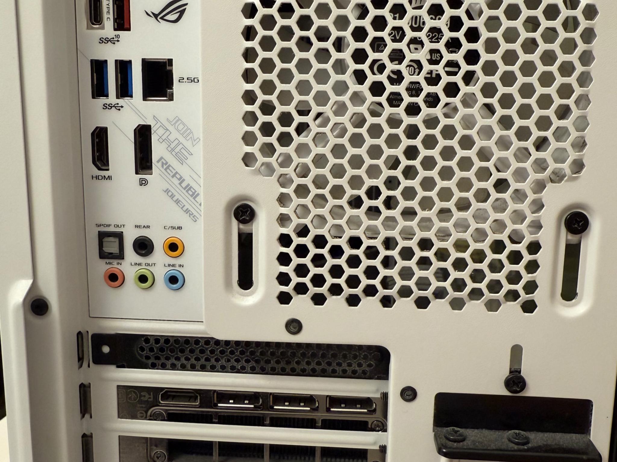 White Gaming Pc - TX 3080 FE, Ryzen 5 5600X, 32GB CL16 RGB RAM, Liquid Cooled, 1 TB SSD, Win 11