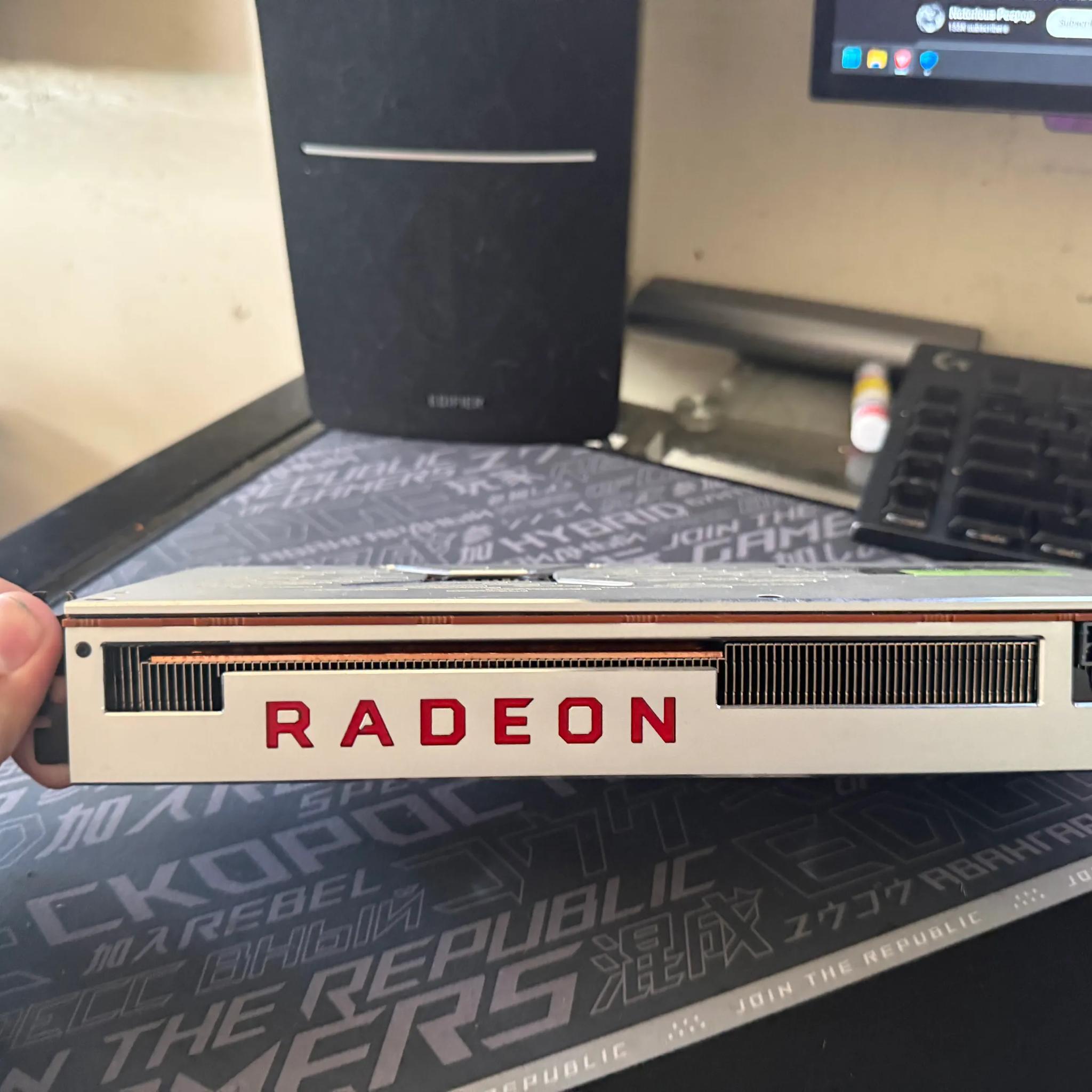 AMD Radeon VII 16GB HBM2 PCIe Graphics Card – Raw Power for Gaming & Creation!