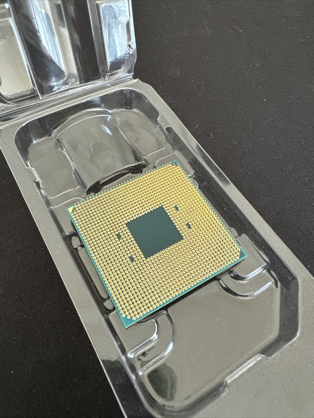 AMD Ryzen 5 2600 Desktop Processor R5 YD2600BBM6IAF R5 Six Core | Jawa