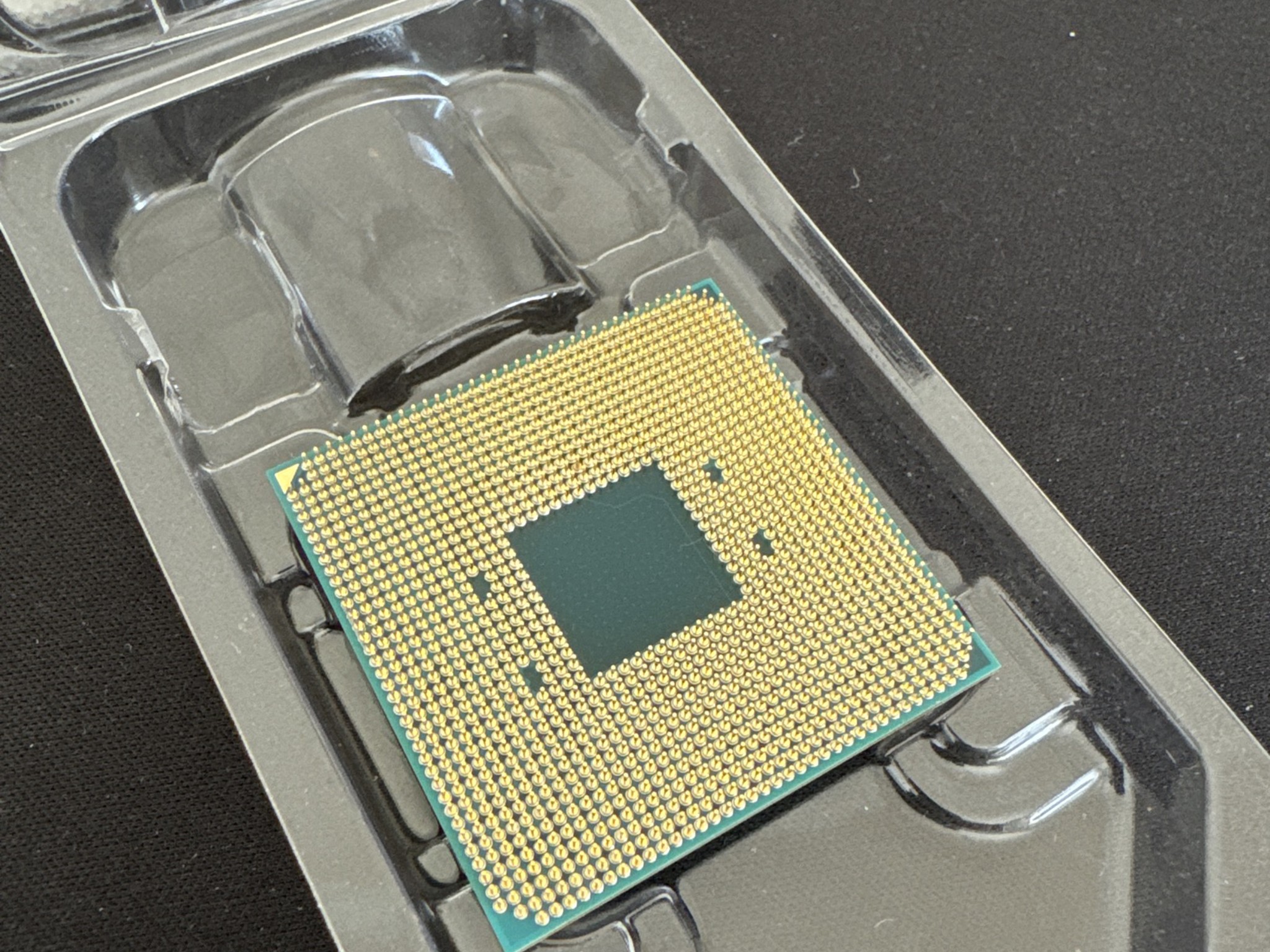 AMD Ryzen 5 2600 Desktop Processor R5 YD2600BBM6IAF R5 Six Core