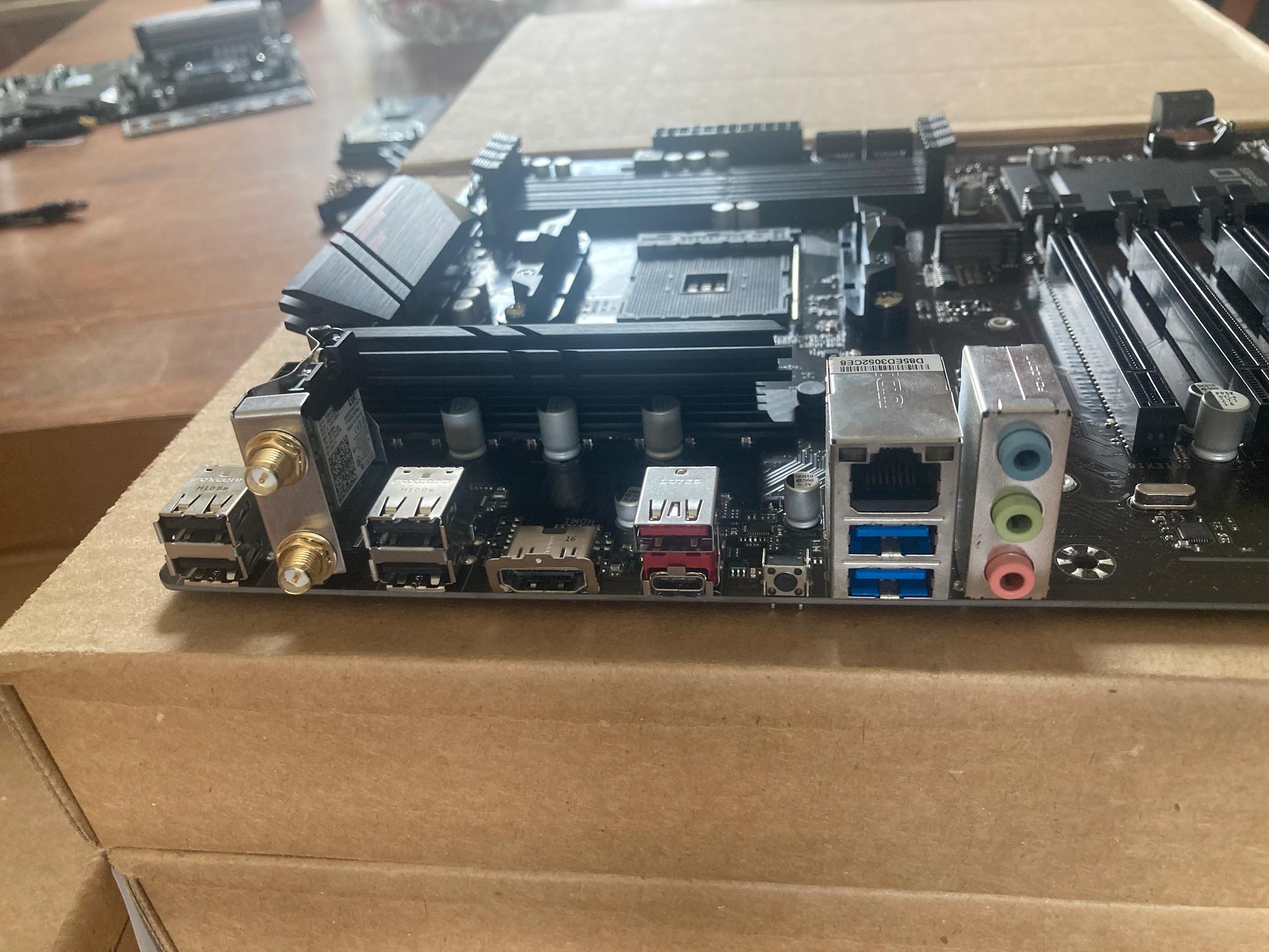 Gigabyte B550 UD AC Y1 AM4 ATX Motherboard