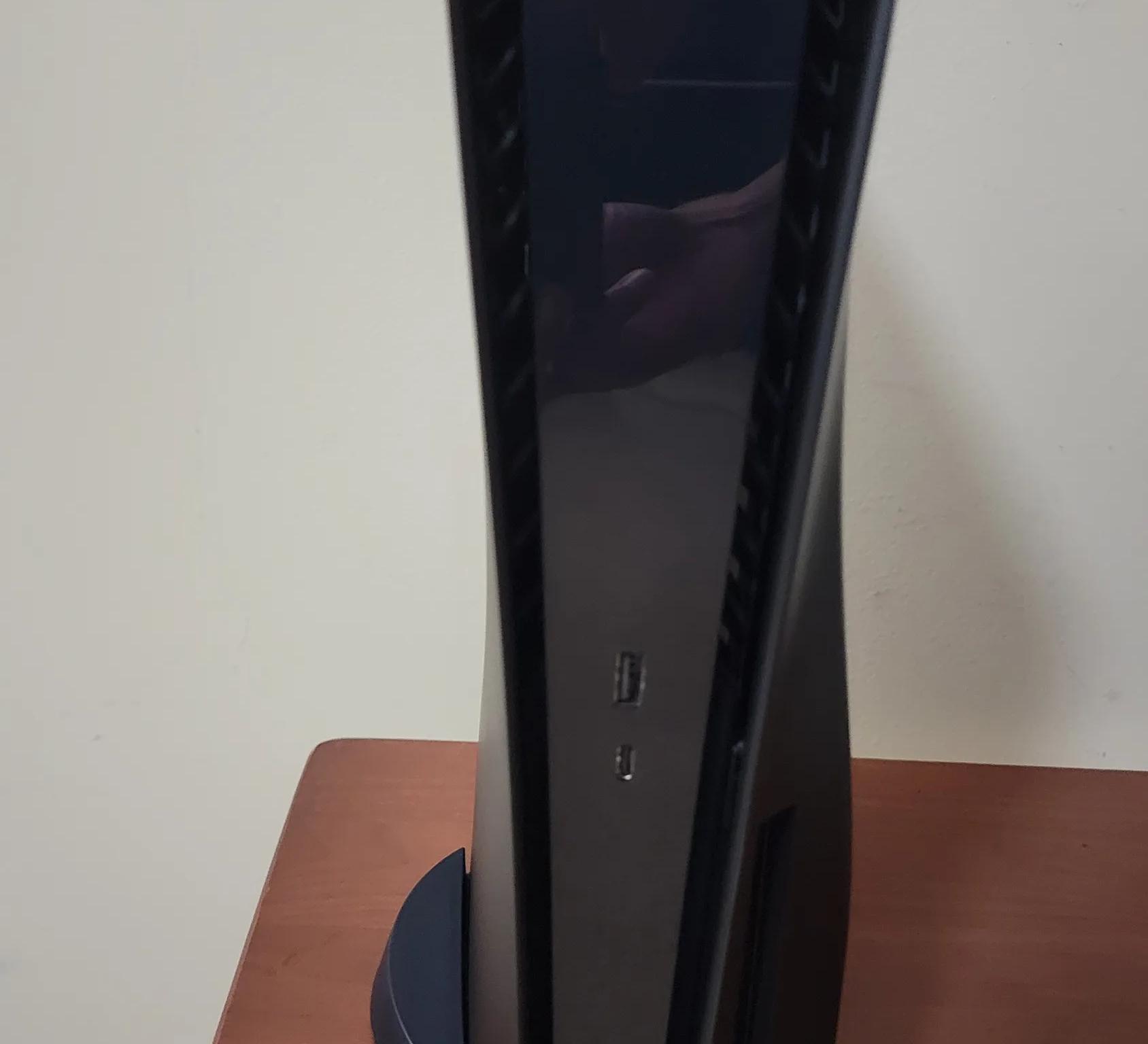 PlayStation 5 (Disc Ver.) Comes with 5 games, 2 Controllers, Media Remote and more (see description)