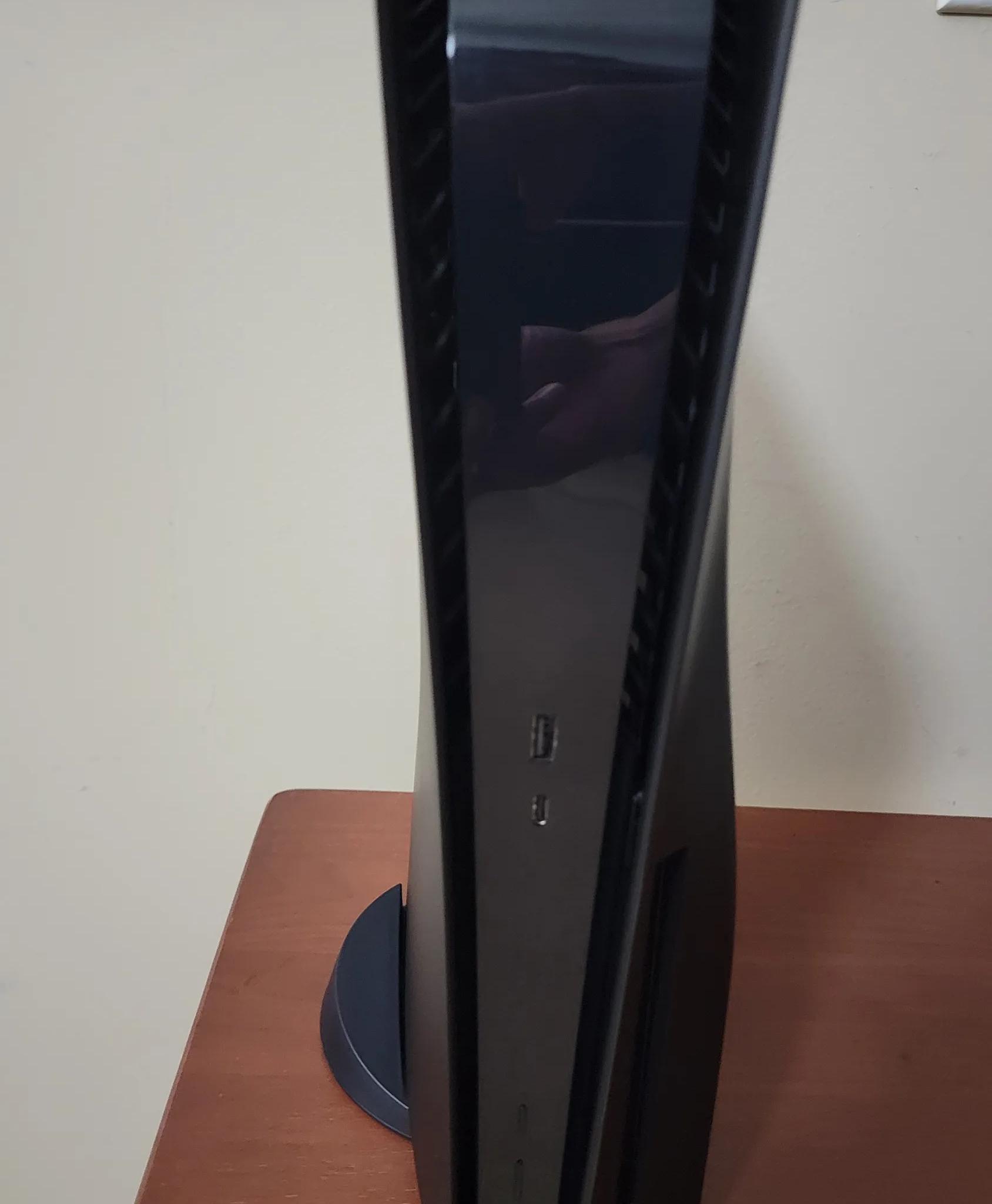 PlayStation 5 (Disc Ver.) Comes with 5 games, 2 Controllers, Media Remote and more (see description)