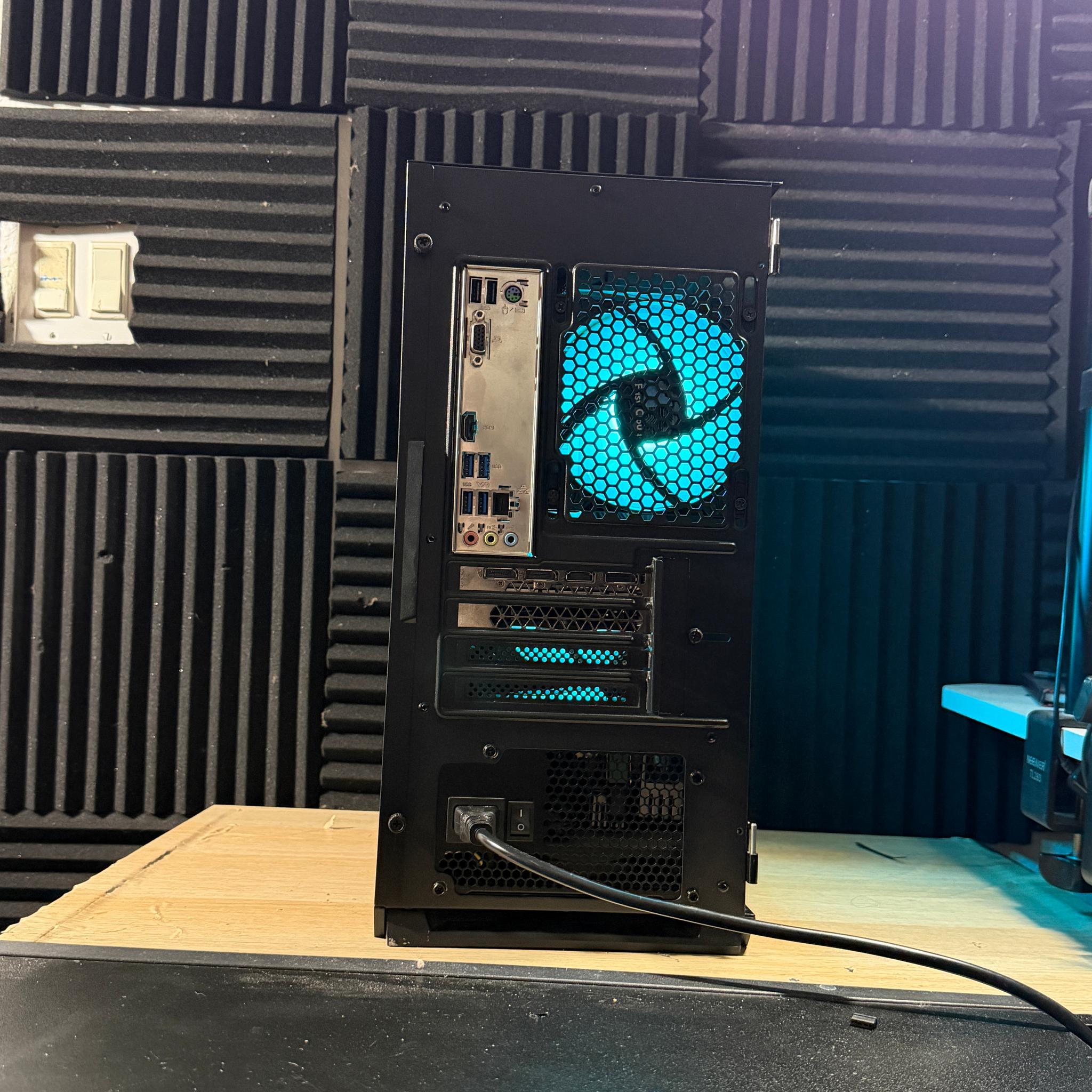 🔥 GTX 1660 - i5 9600KF - 16GB DDR4 - 240GB SSD + 500GB HDD
