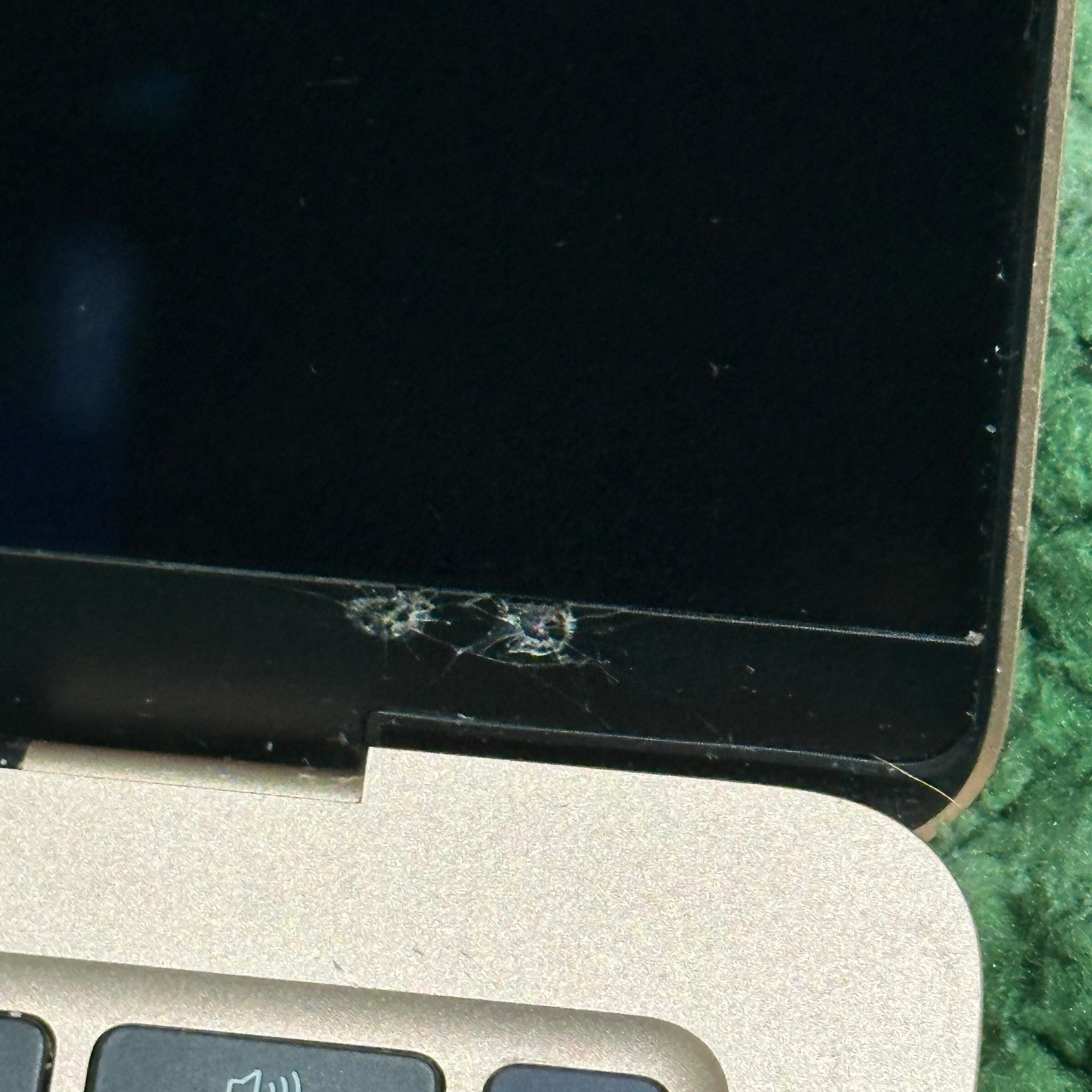 2020 Apple MacBook M1 Air 13" A2337 Gold Laptop M1 256GB Cracked Screen/ICloud Locked