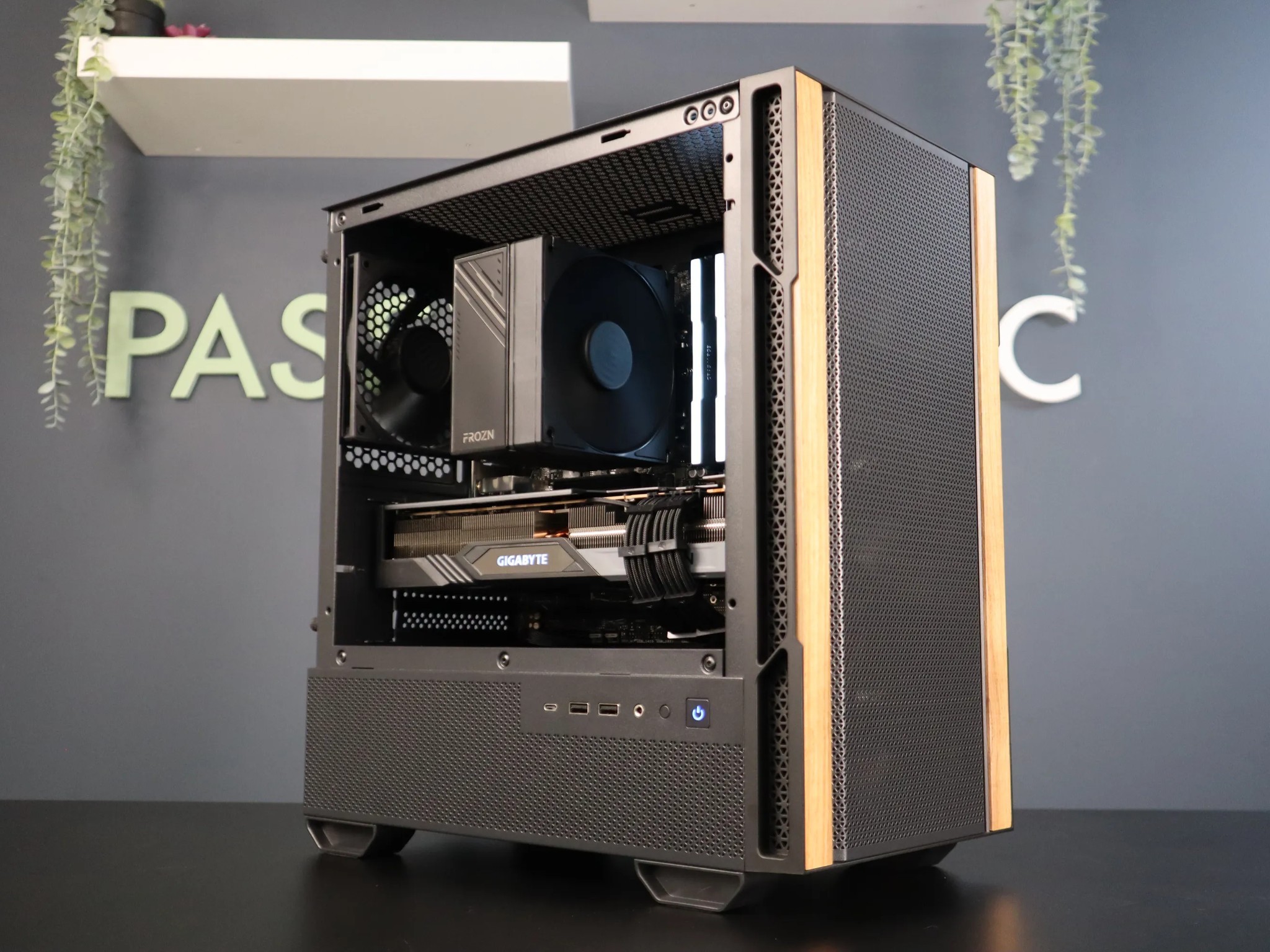 New Gaming PC | Ryzen 5 9600X | RX 7700XT | 32GB RAM | 1TB | WiFi | All Brand New