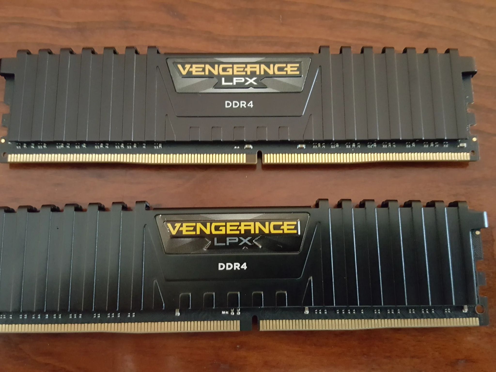 32 GB Corsair Vengeance LPX DDR4 (2 X 16GB) 2666MHz CL16