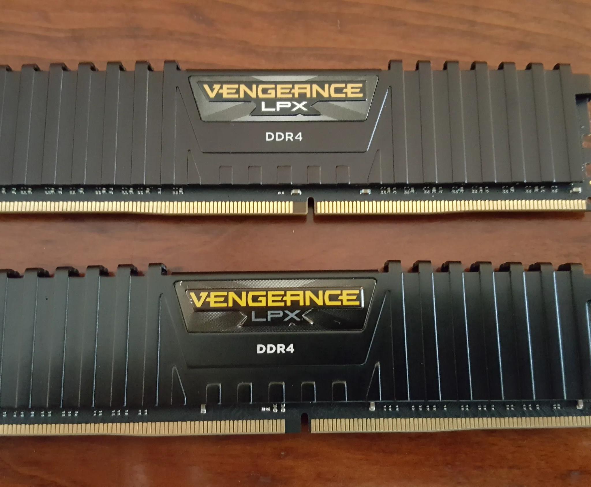 32 GB Corsair Vengeance LPX DDR4 (2 X 16GB) 2666MHz CL16