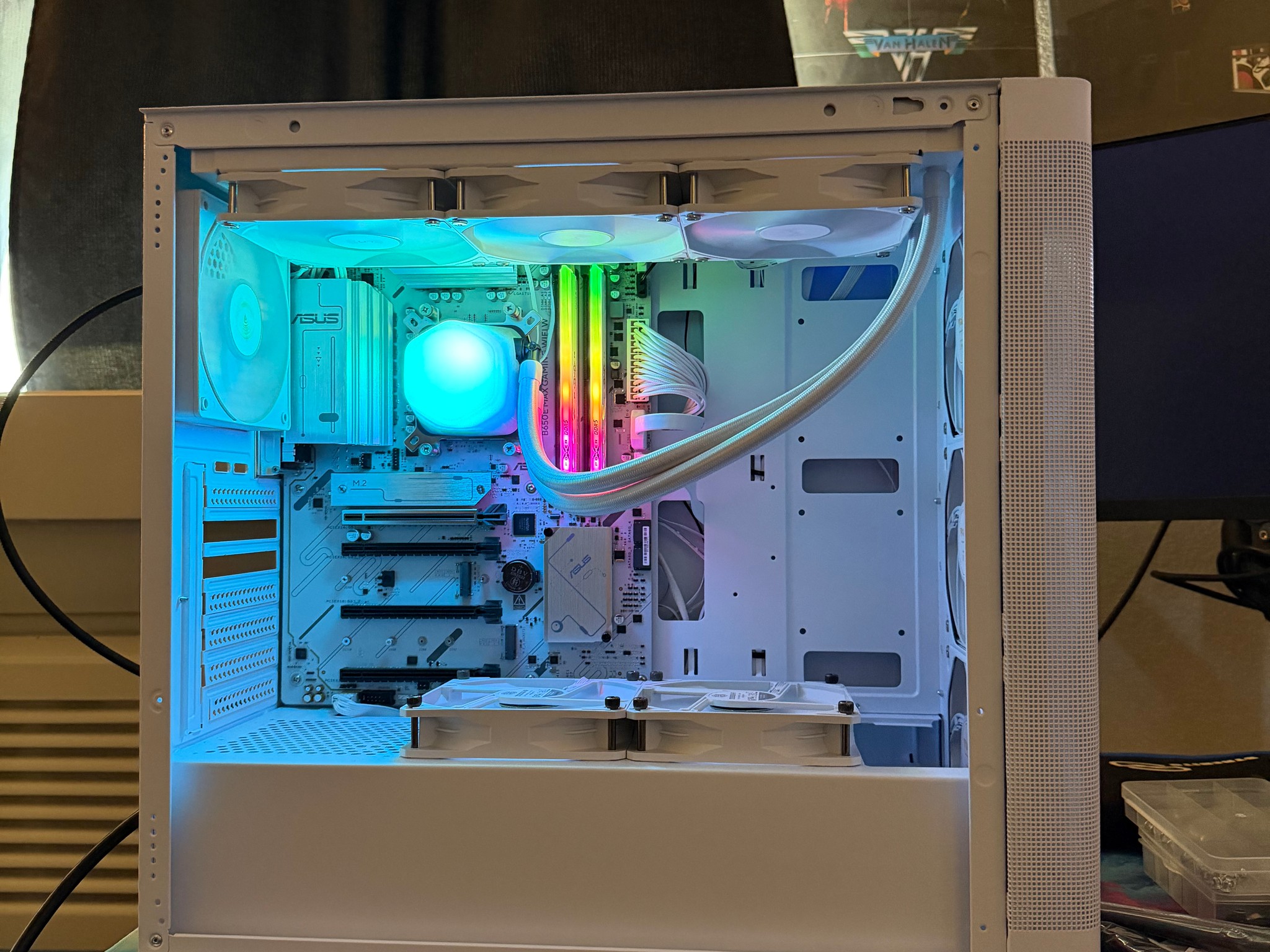 🧊❄️ All White AM5 APU gaming build! Ryzen 5 8600G | 32GB DDR5 | 1TB NVME SSD ❄️🧊   **NO GPU**