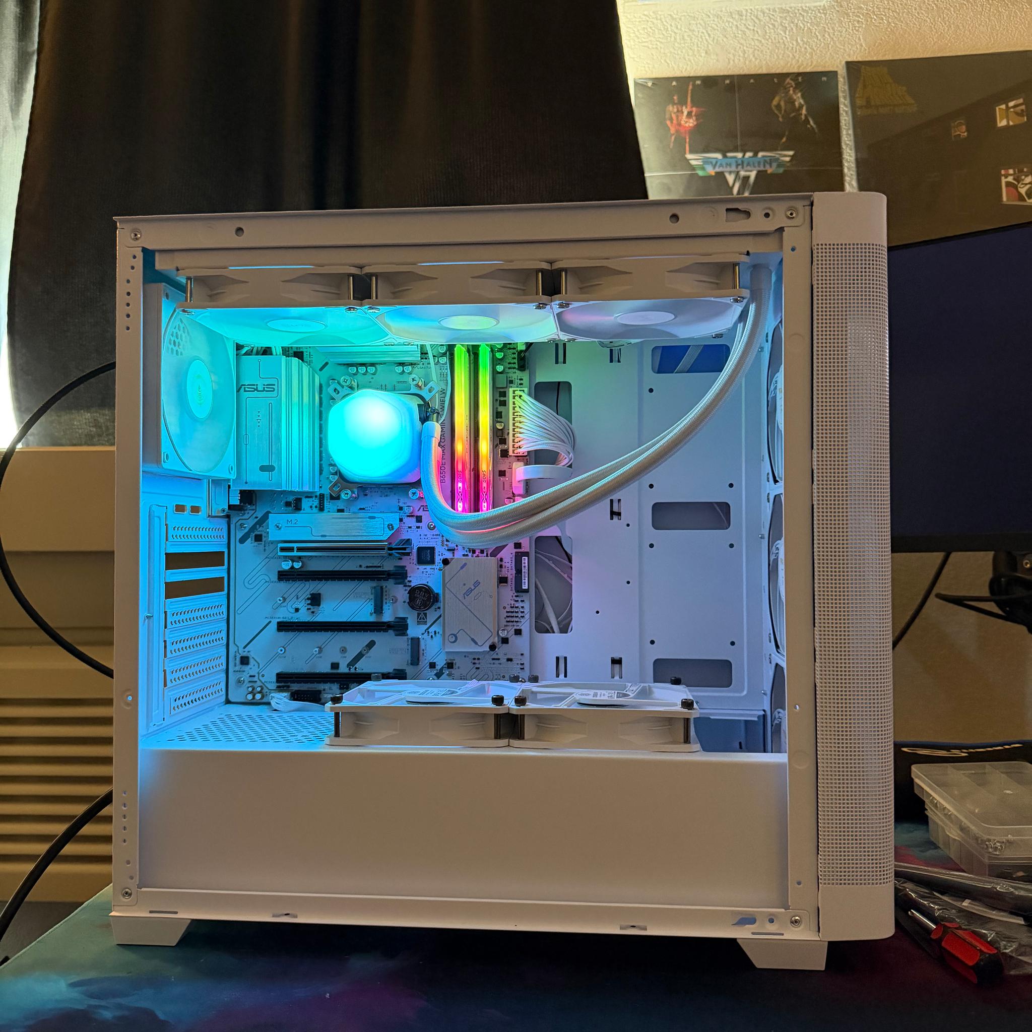 🧊❄️ All White AM5 APU gaming build! Ryzen 5 8600G | 32GB DDR5 | 1TB NVME SSD ❄️🧊   **NO GPU**