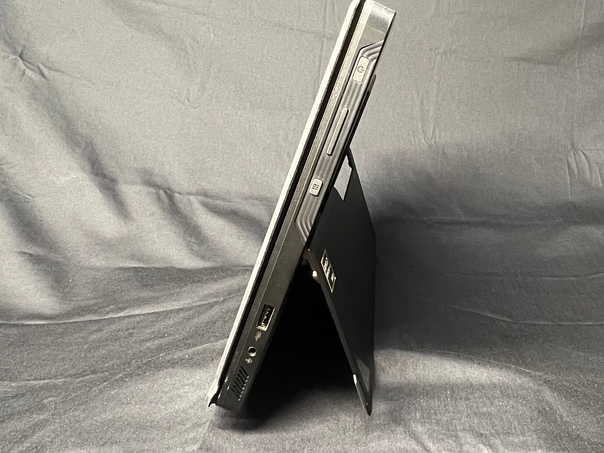 ASUS ROG Flow Z13 (GZ302EA-XS98) 2-in-1 gaming laptop/tablet