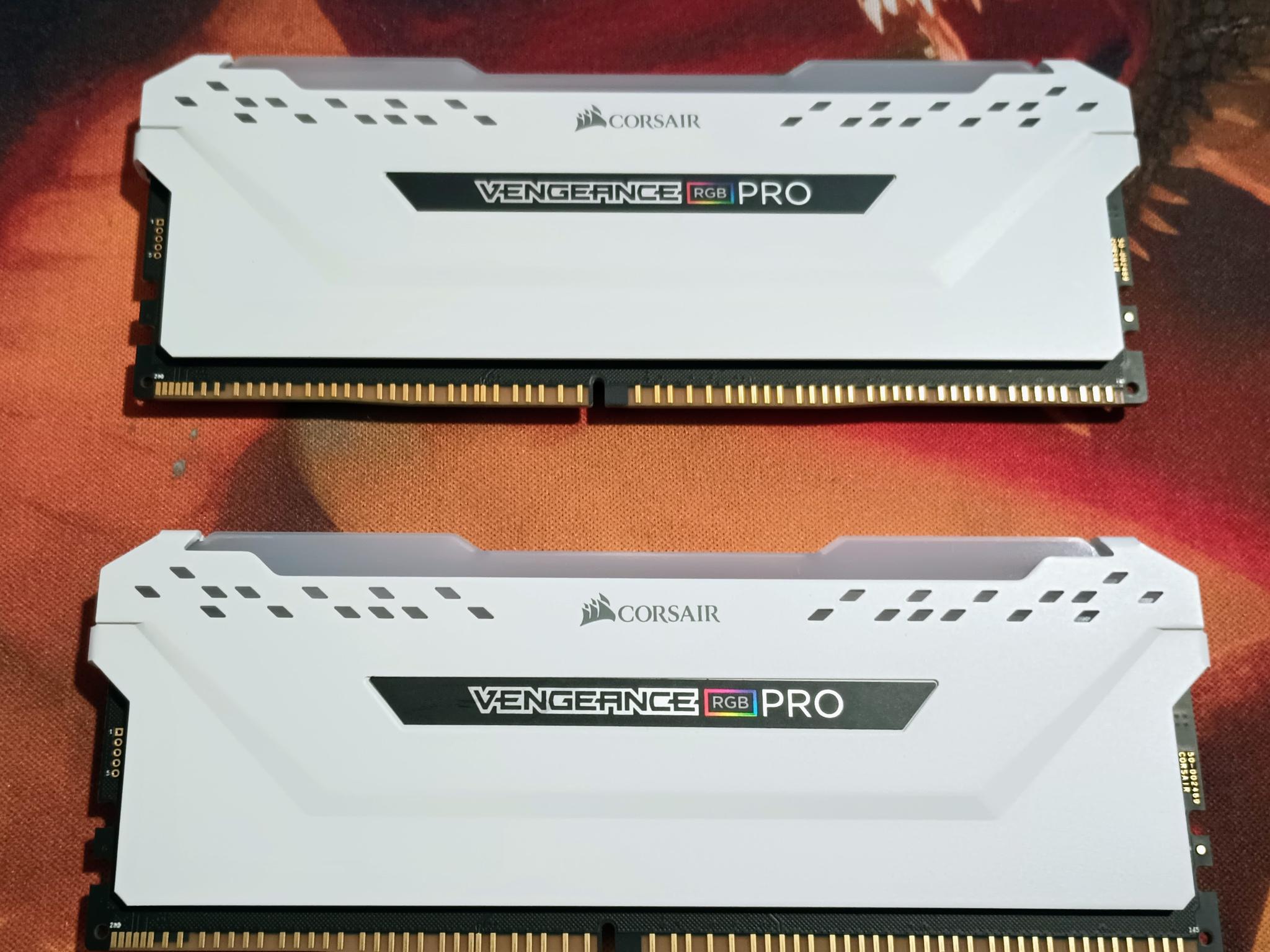 Corsair Vengeance RGB Pro Light Enhancement Kit - White (CMWLEKIT2W)