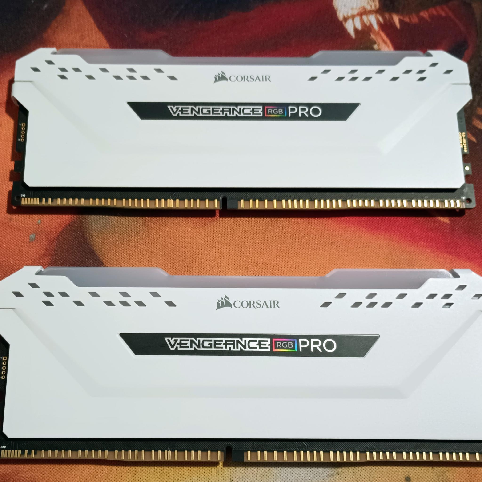 Corsair Vengeance RGB Pro Light Enhancement Kit - White (CMWLEKIT2W)