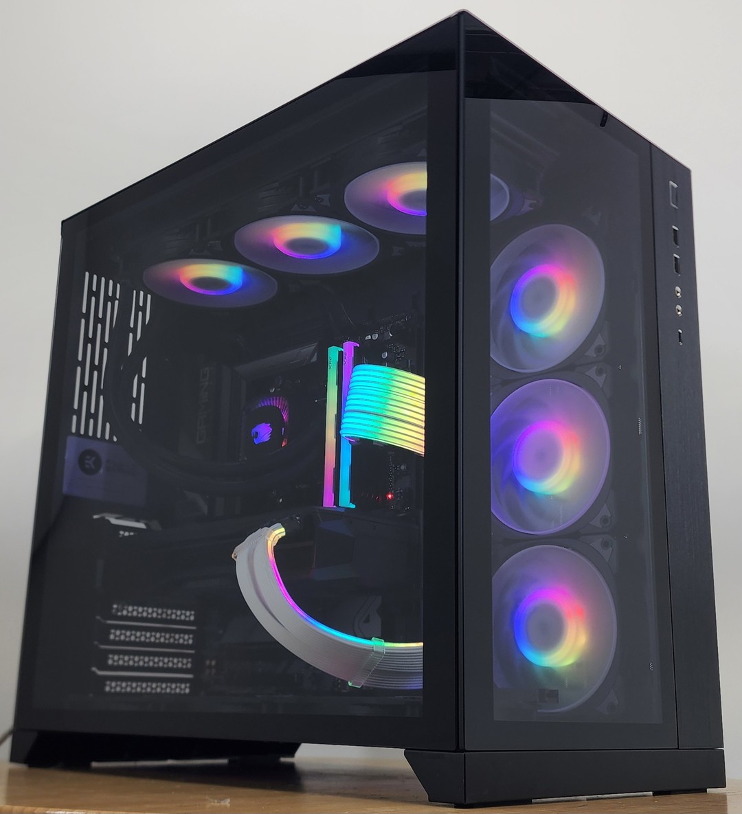 Gaming PC Ryzen 7 9700X 32GB RAM 1TB SSD RX 7900 XT 20GB Windows