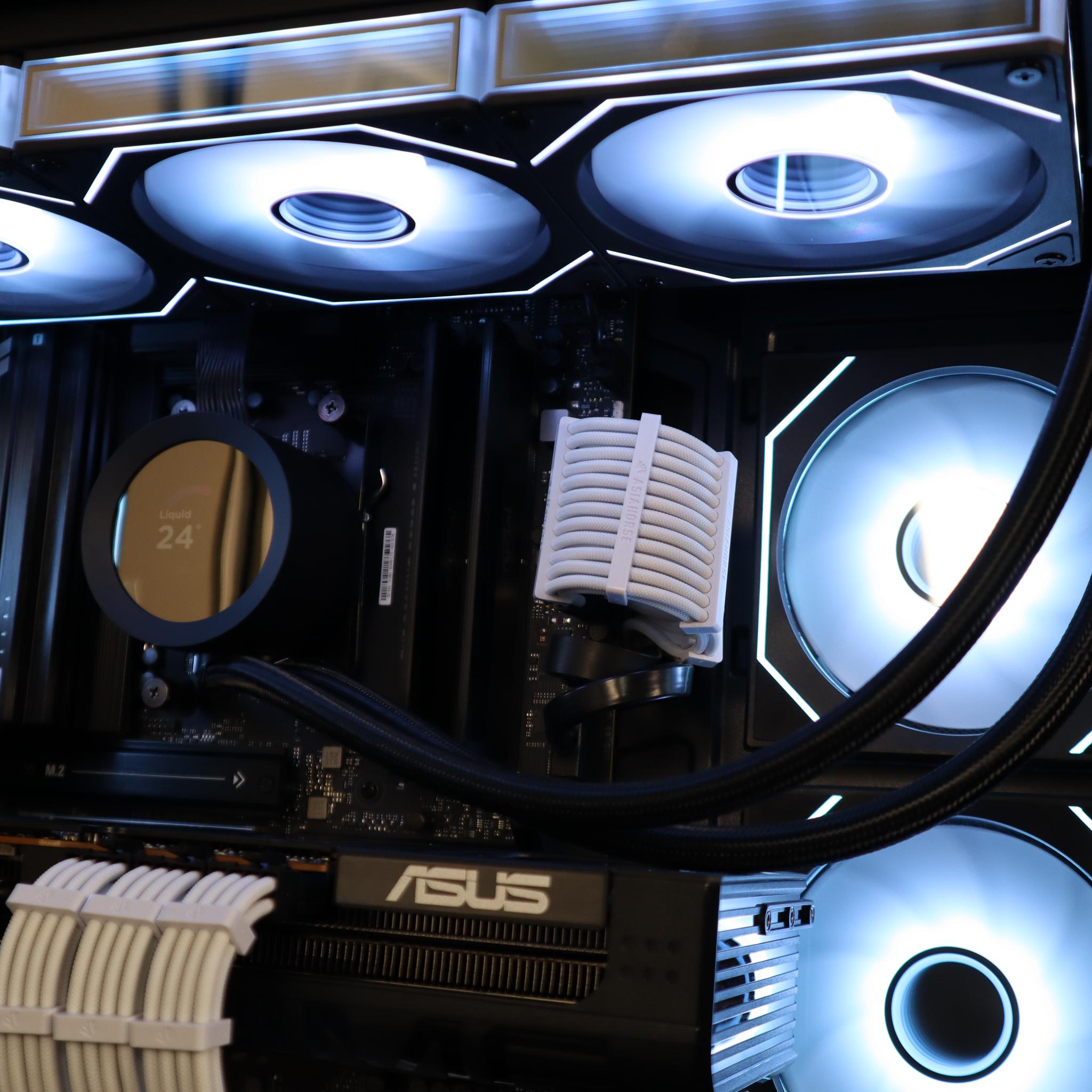Radeon RX 9070 XT Custom Gaming PC - Ryzen 7 9800X3D, 32GB RAM