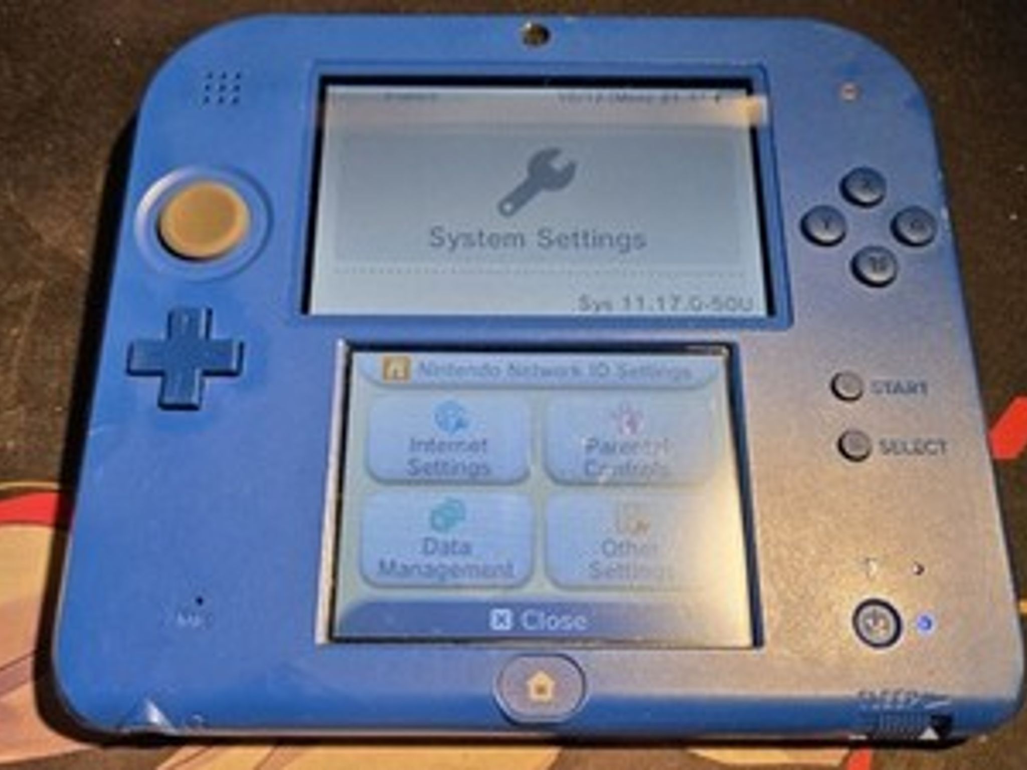 CUSTOM USED Nintendo 2DS Blue/Black Handheld Console, Mario Kart 7 Edition