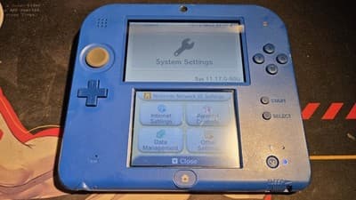 CUSTOM USED Nintendo 2DS Blue/Black Handheld Console, Mario Kart 7 Edition