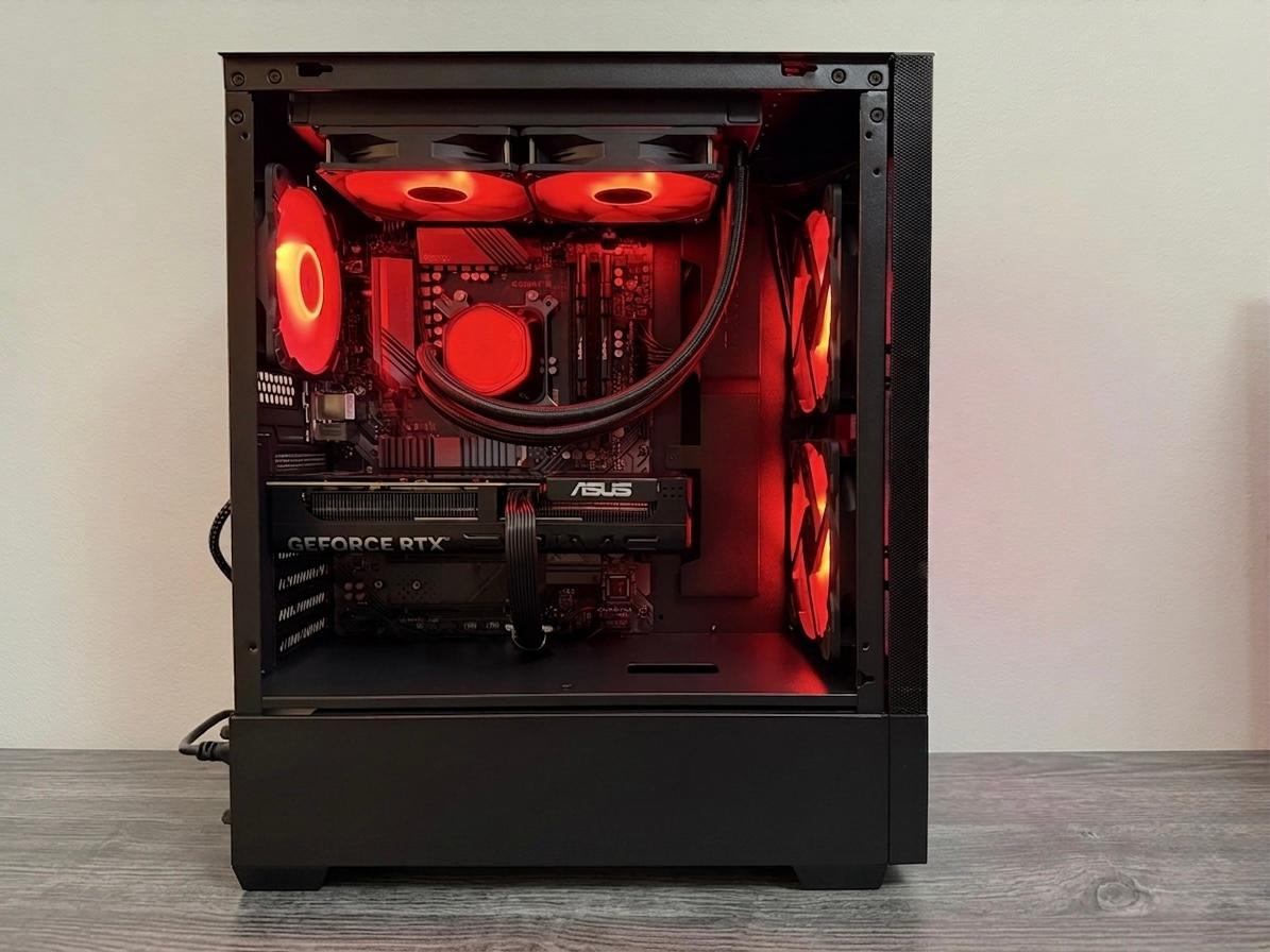 RTX 5050 8GB OC • RYZEN 5 5500 • B550 WIFI • 16GB DDR4 • 512GB SSD • 240MM AIO NEW CUSTOM GAMING PC