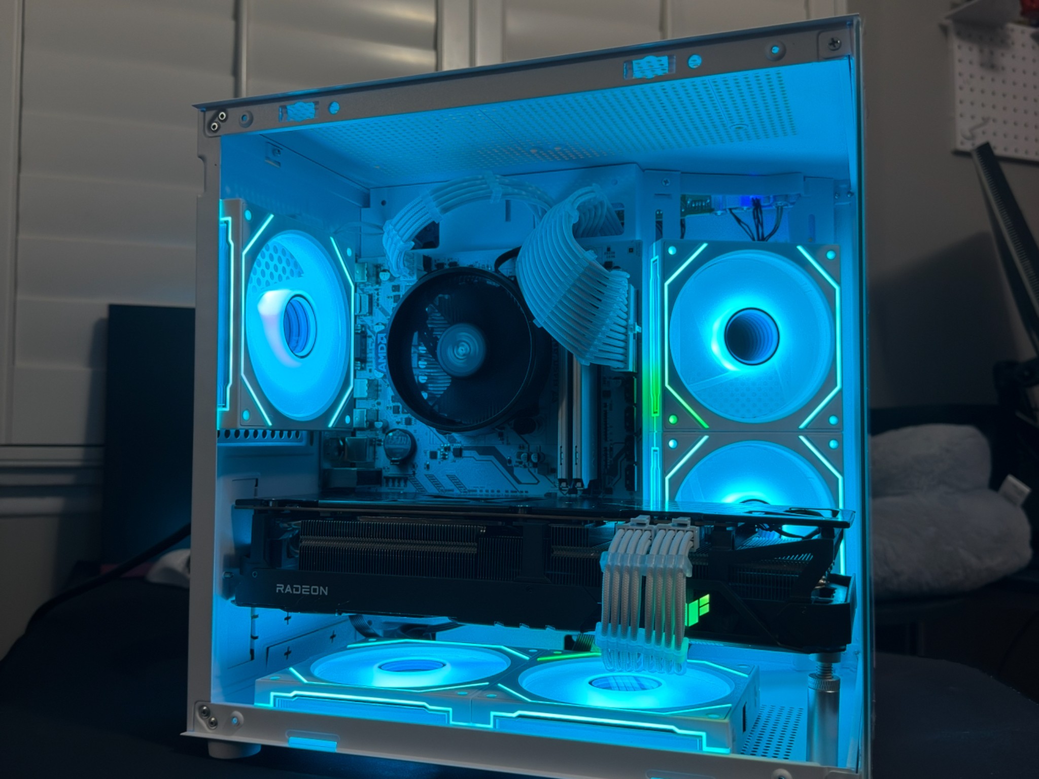 1440p COMPACT GAMING PC | 6700xt | RYZEN 5 5600 | 32GB RAM | 1TB M.2