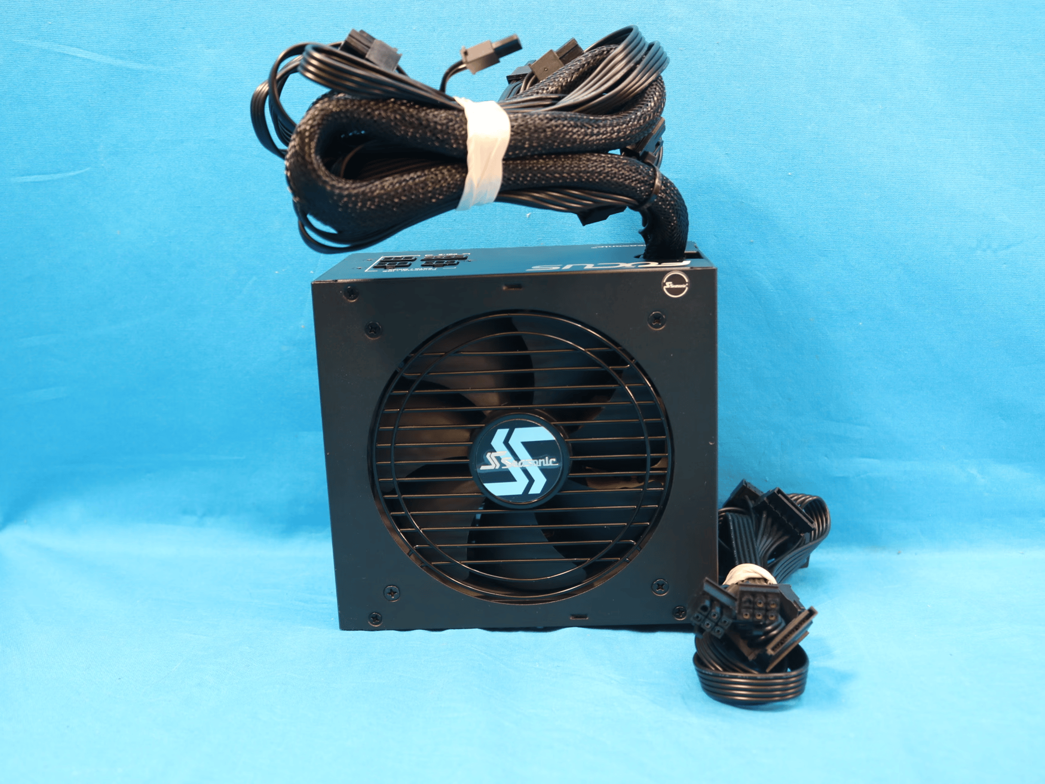 Seasonic FOCUS GM-650 650W 80+ GOLD Semi-Modular ATX Desktop Power Supply SSR-650FM