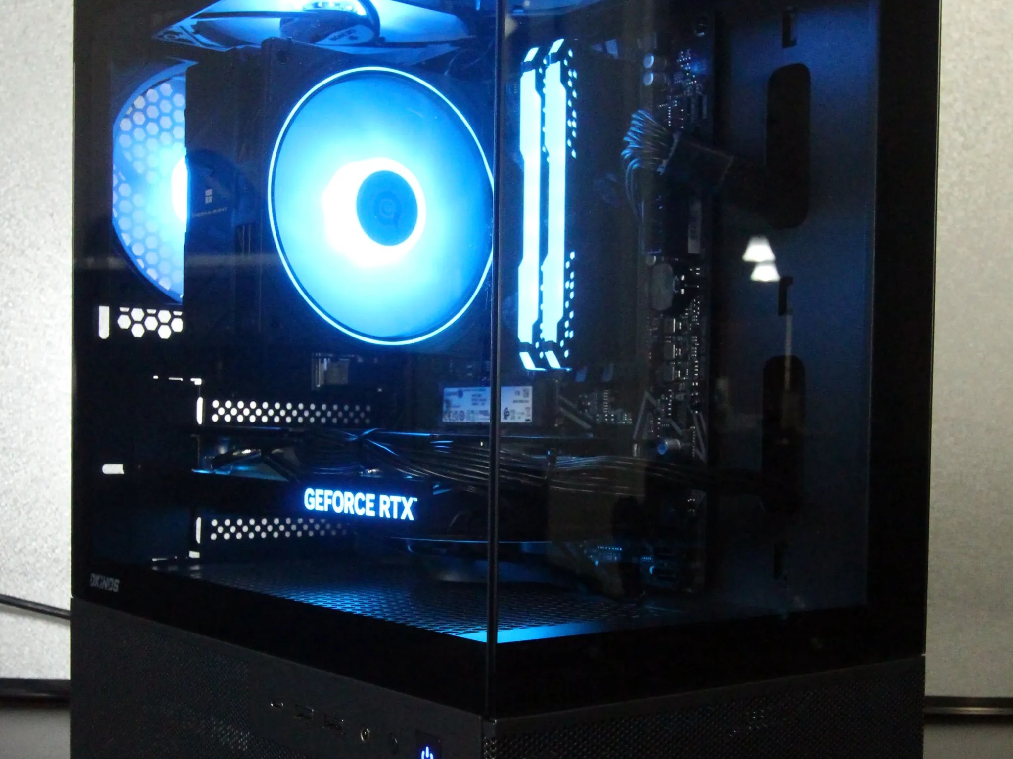 Custom Gaming PC / AMD Ryzen 5 5600X / RTX 4060 / 16GB / 1TB / Windows 10 Pro
