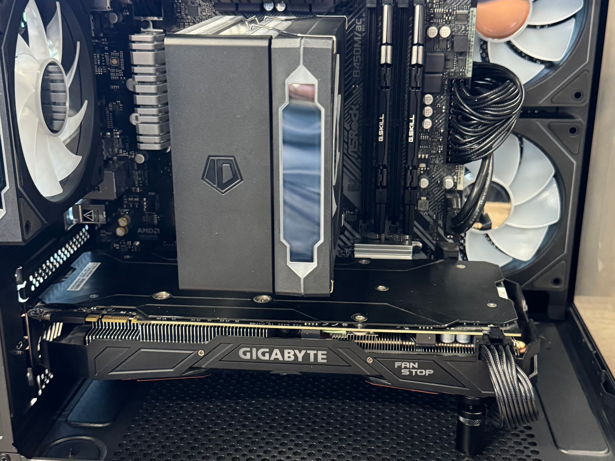 Ryzen 5 3600 - GTX 1070 8GB - 95% New Build