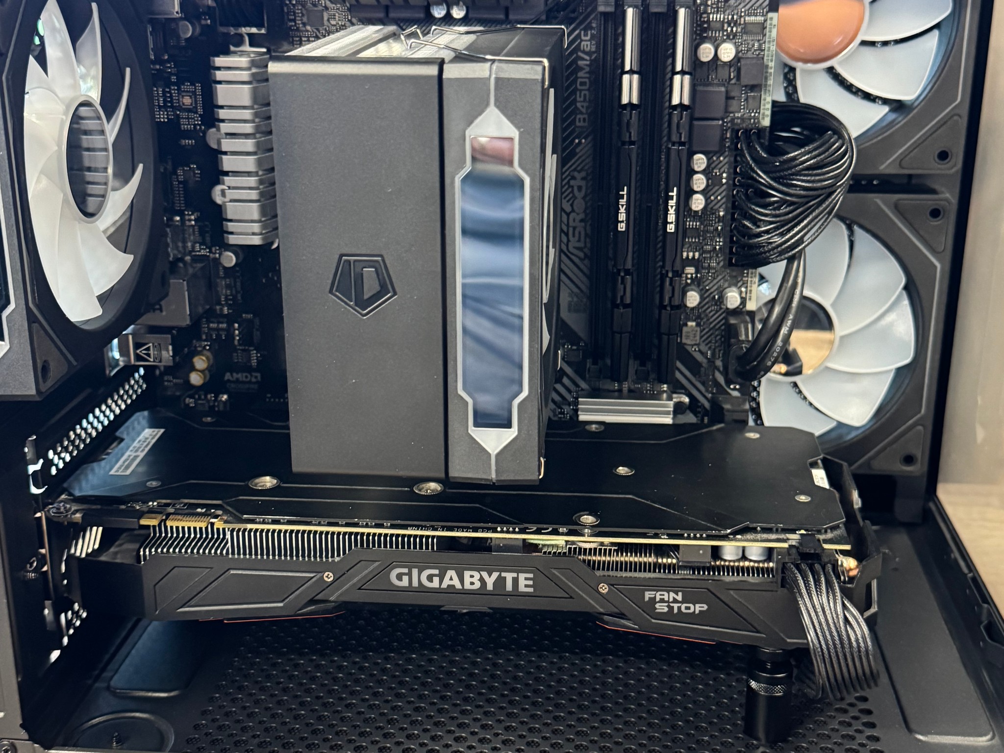 Ryzen 5 3600 - GTX 1070 8GB - 95% New Build