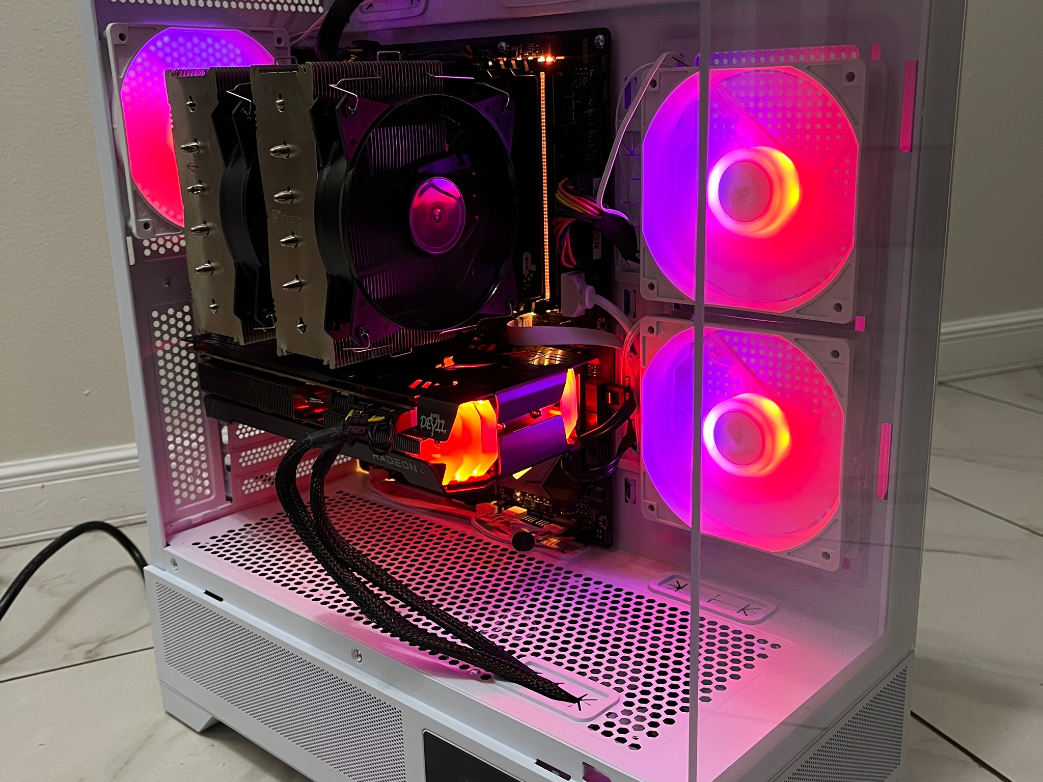 ゲーミングPC/Core i7 8700K/RX6600/SSD 1TB AMD RX 6600 XT, Intel Core i7-8700k, 16GB RAM, 1TB SSD, High FPS