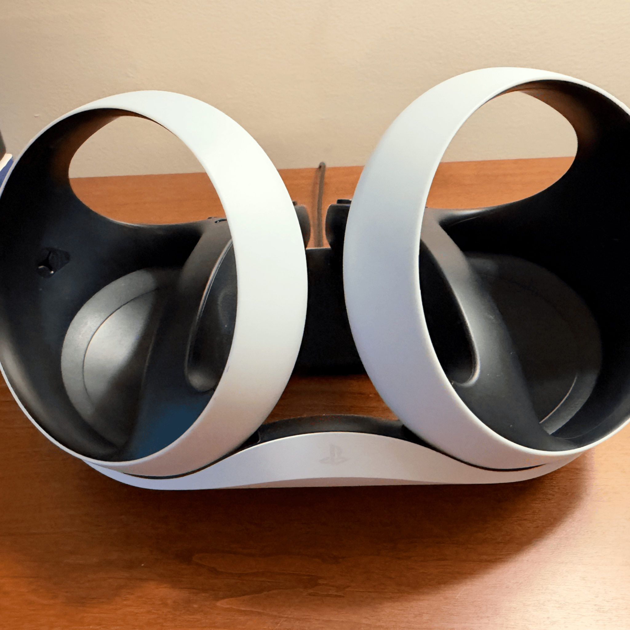 PSVR2 Sense Controllers + Charging Dock