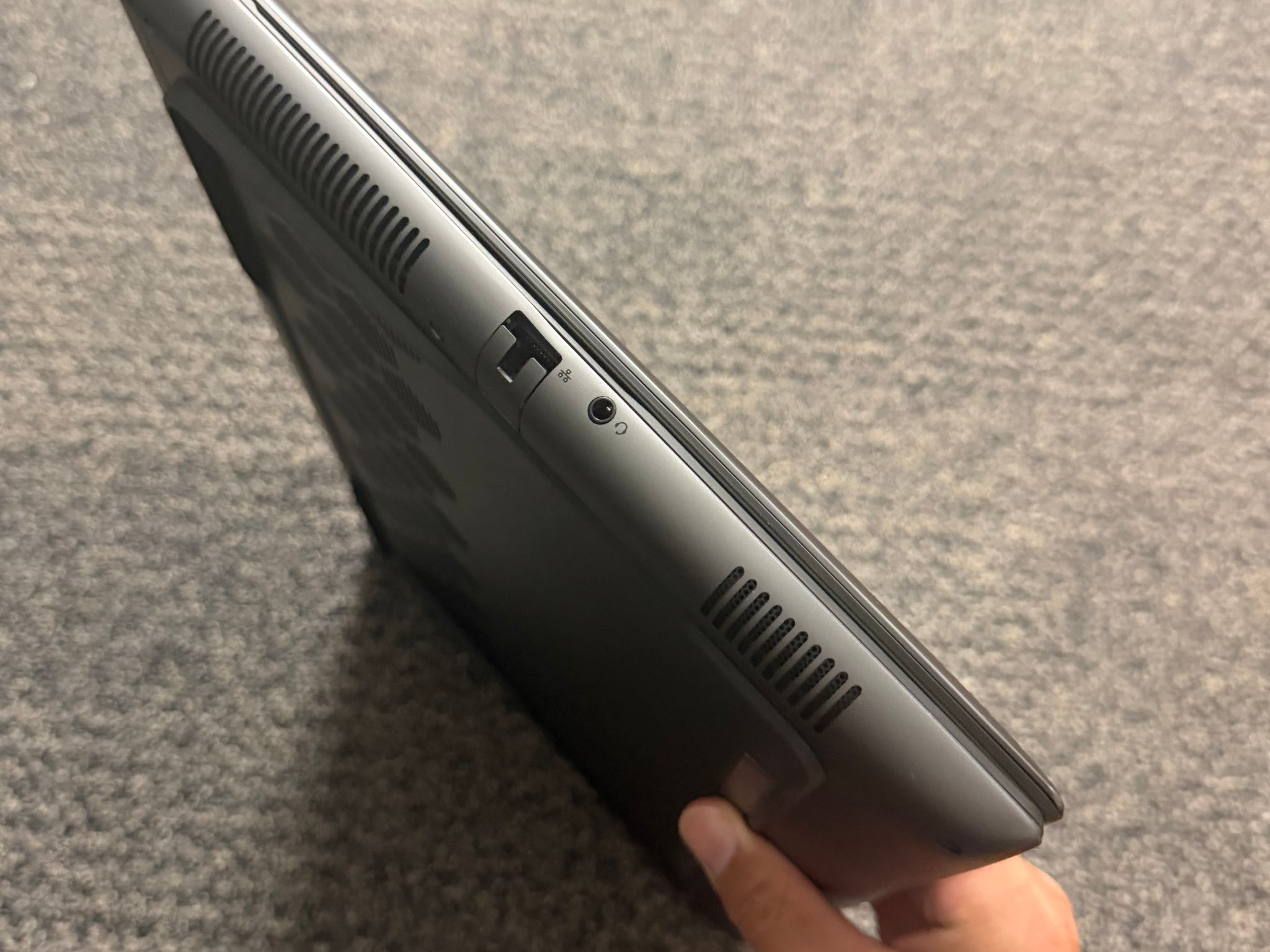 Alienware m16 R2 16" Core Ultra 9 185H 32GB 1TB SSD RTX 4060 8GB  - Used