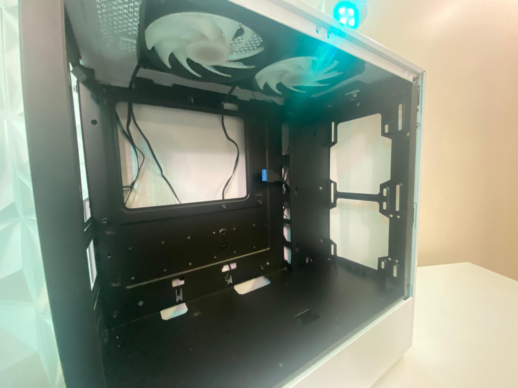 White ATX Mid Tower PC Case (Used, Missing Front Glass)