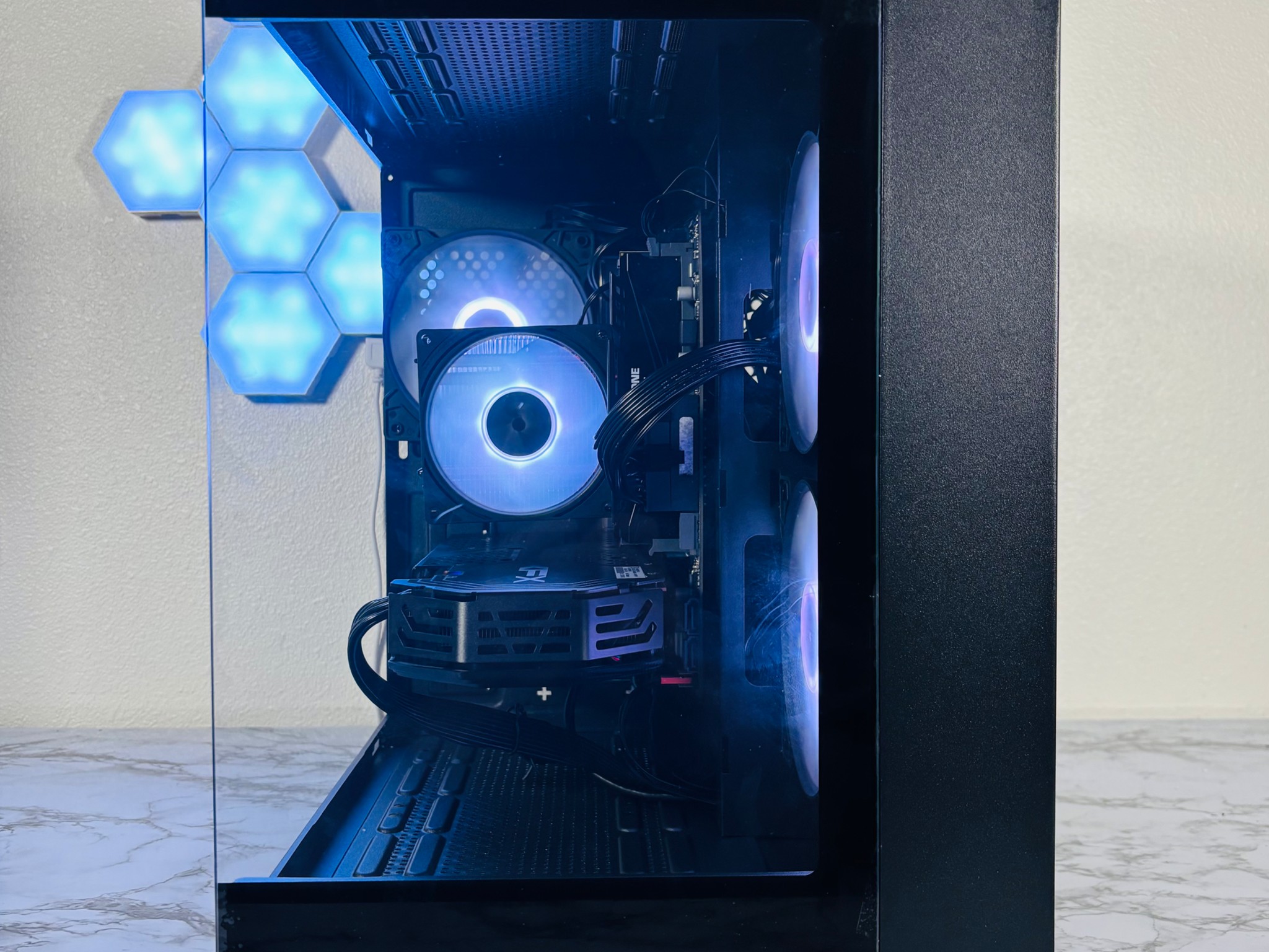 ⚪️⚫️ | Ryzen 5 1600X + RX 580 8GB | 16GB | WiFi & BT INCLUDED