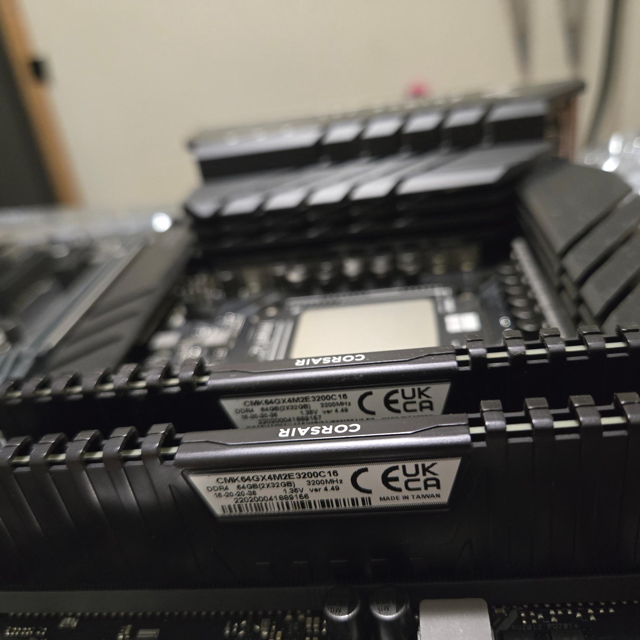 12700k with contact frame z690 d4 64gb ddr4 3200 mhz
