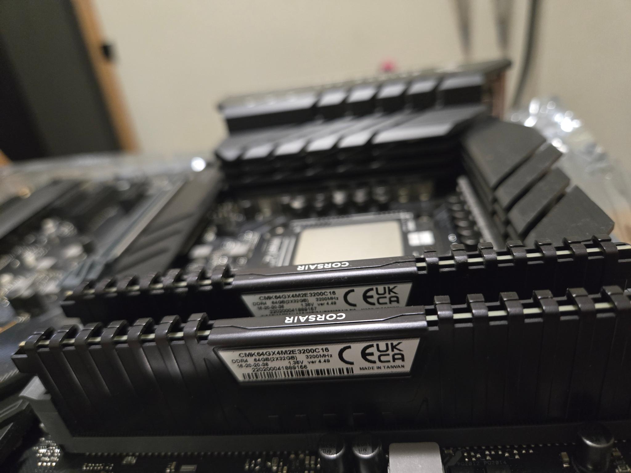 12700k with contact frame z690 d4 64gb ddr4 3200 mhz