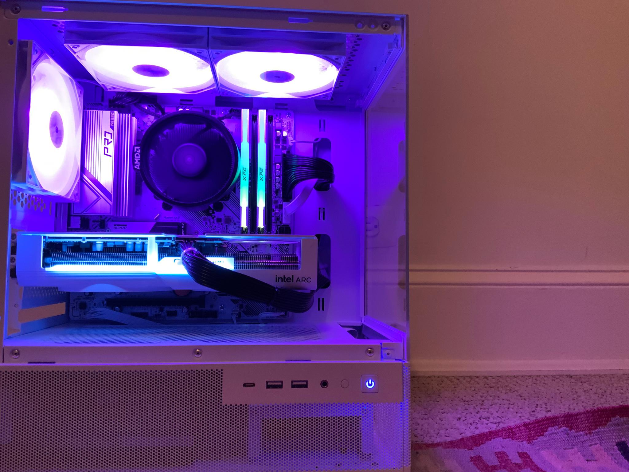 Extreme value white and black gaming pc Intel arc b580 and ryzen 5 5600!!