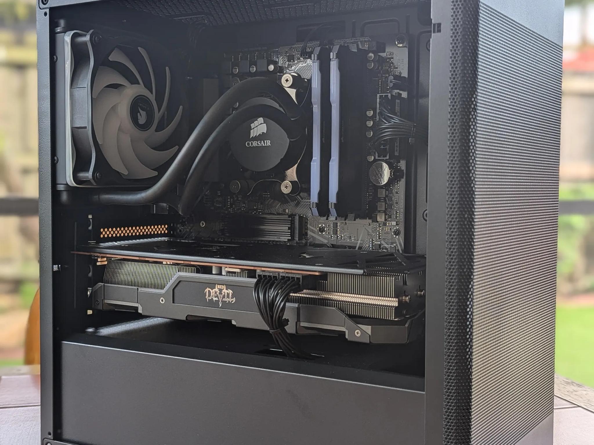 Hellion - RX 5700 XT R5 3600 16GB RAM 1TB NVMe